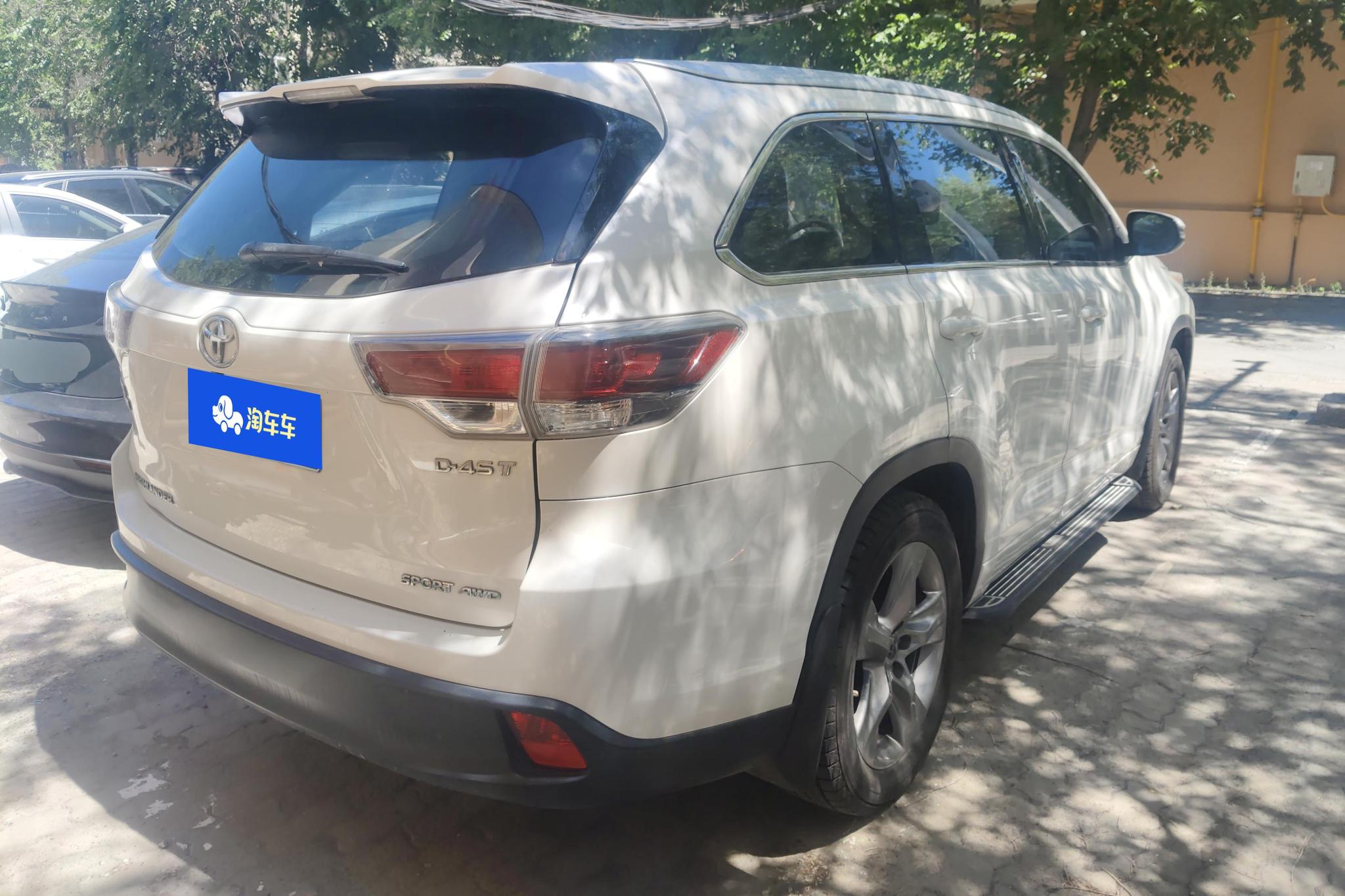 Toyota Highlander 2015 2.0T Luxury 7 мест