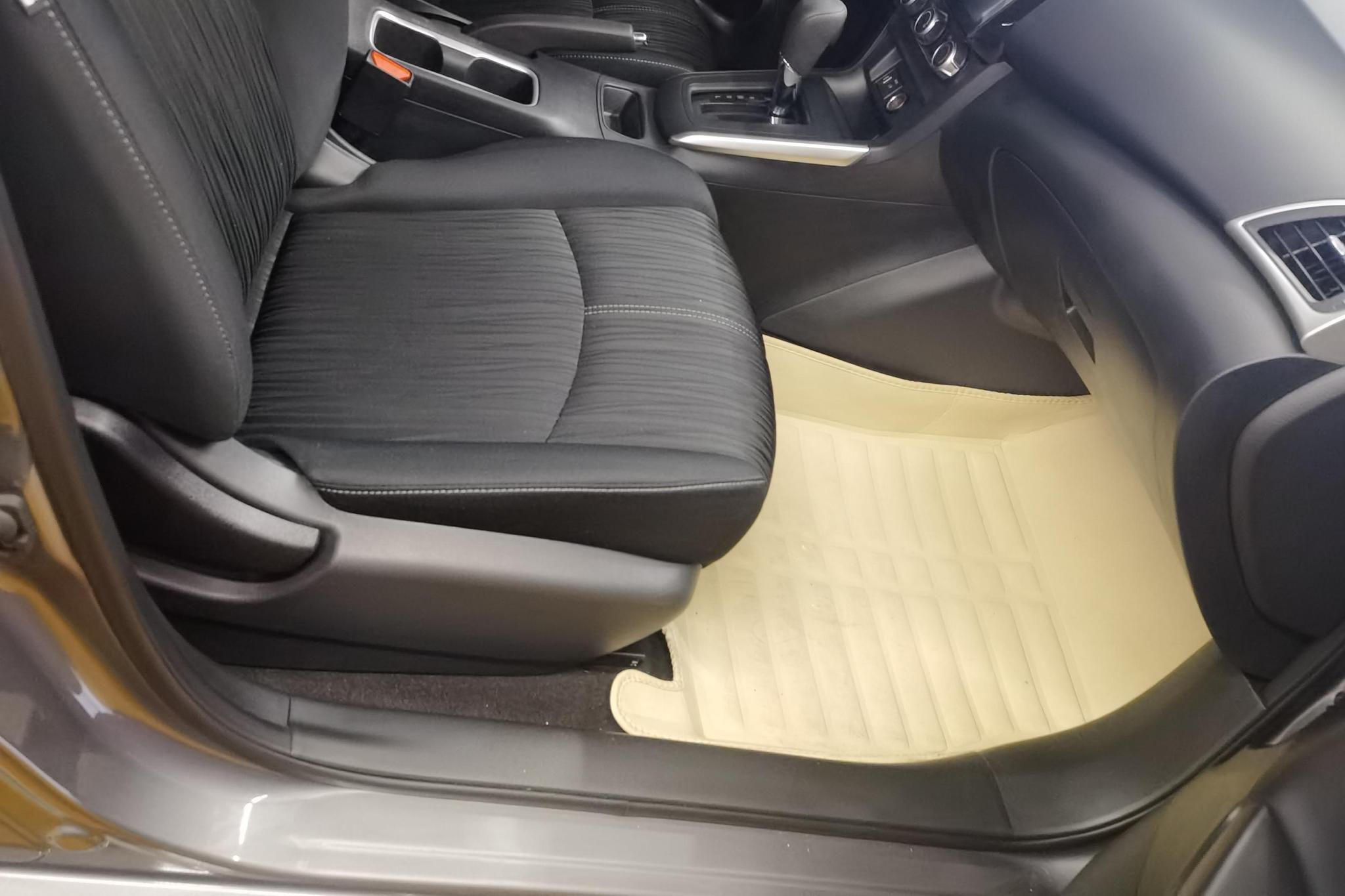 Nissan Xuan Yi 2023 Темно-серый из Китая, фото 2