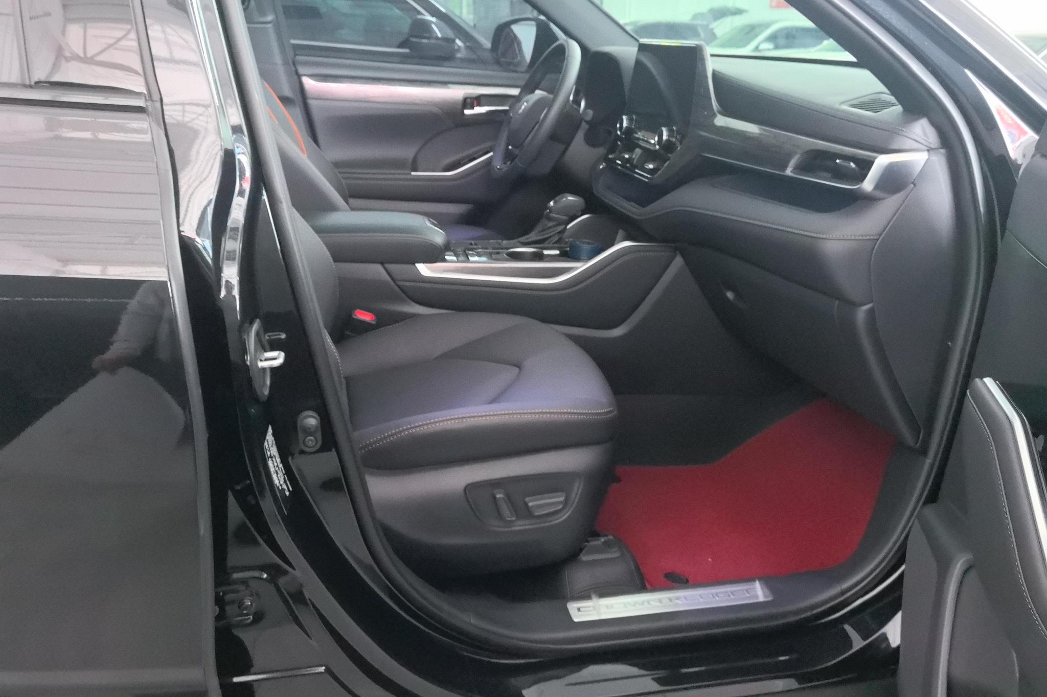 Toyota Crown Kluger 2024 2.5L E-CVT Luxury