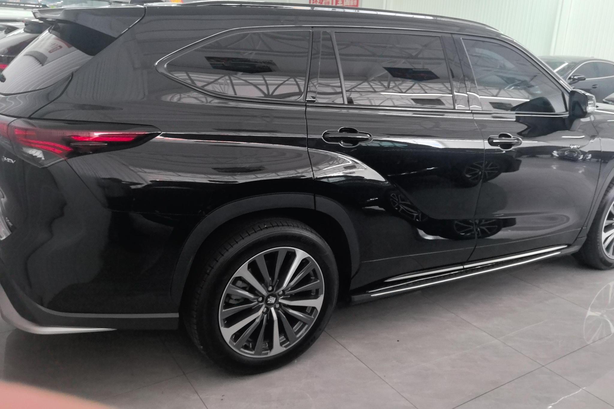 Toyota Crown Kluger 2024 2.5L E-CVT Luxury