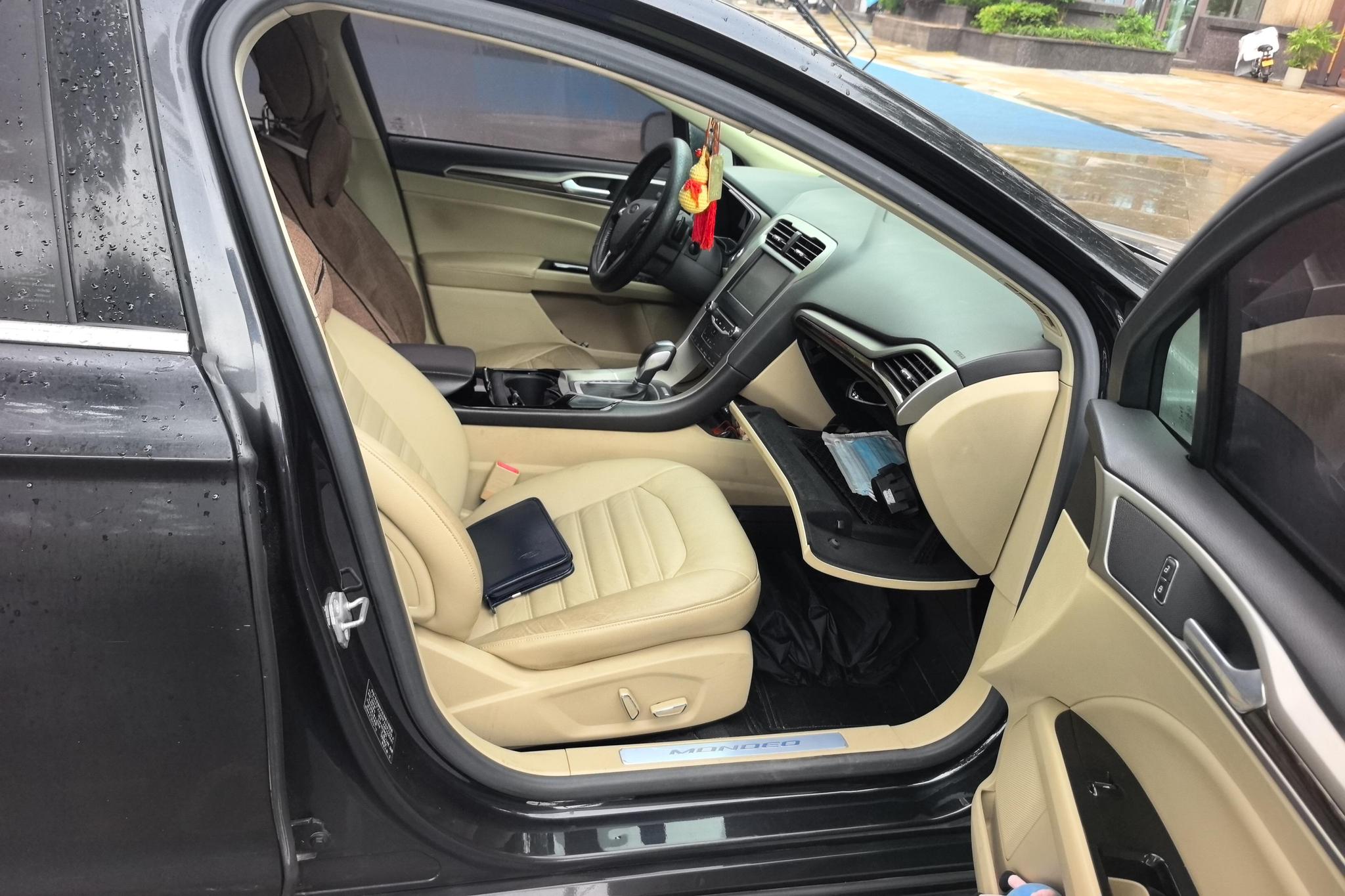 Ford Mondeo 2013 2.0L GTDi200 Luxury
