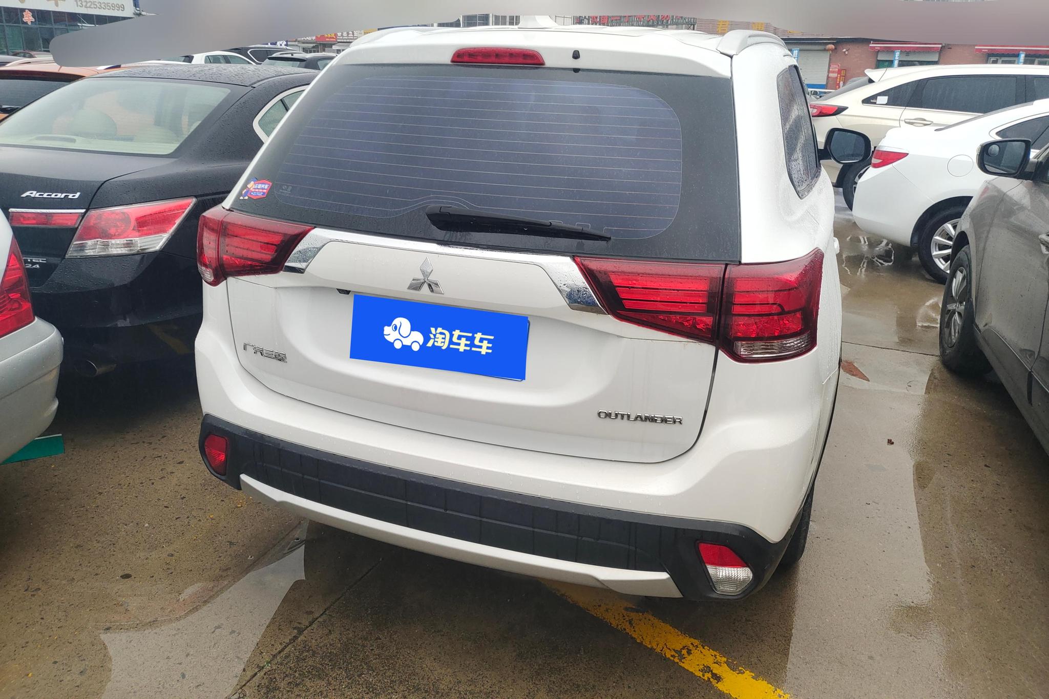 Mitsubishi Outlander 2017 2.0L 5 мест