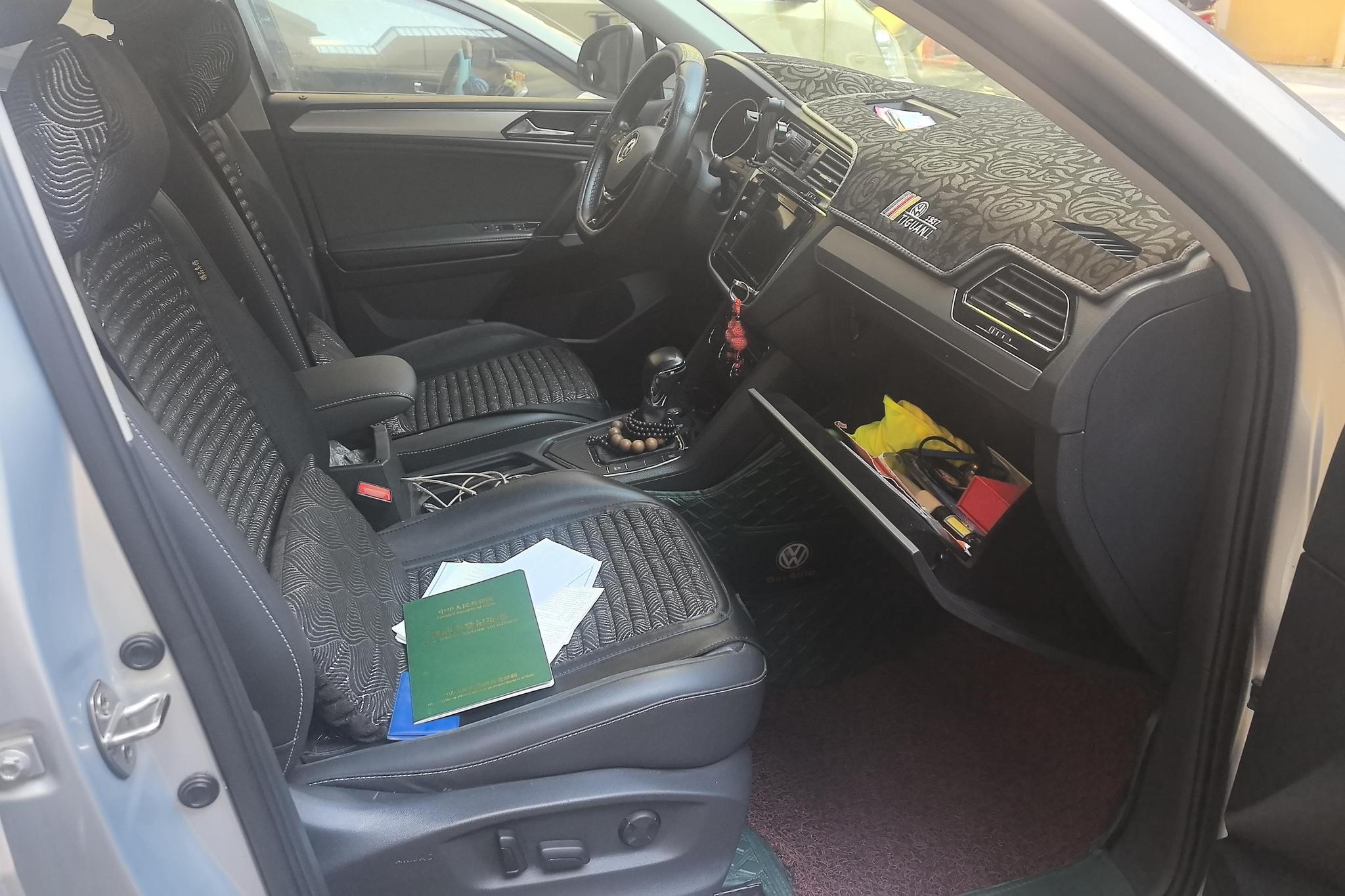 Volkswagen Tiguan L L 2019 330TSI AT Comfort V