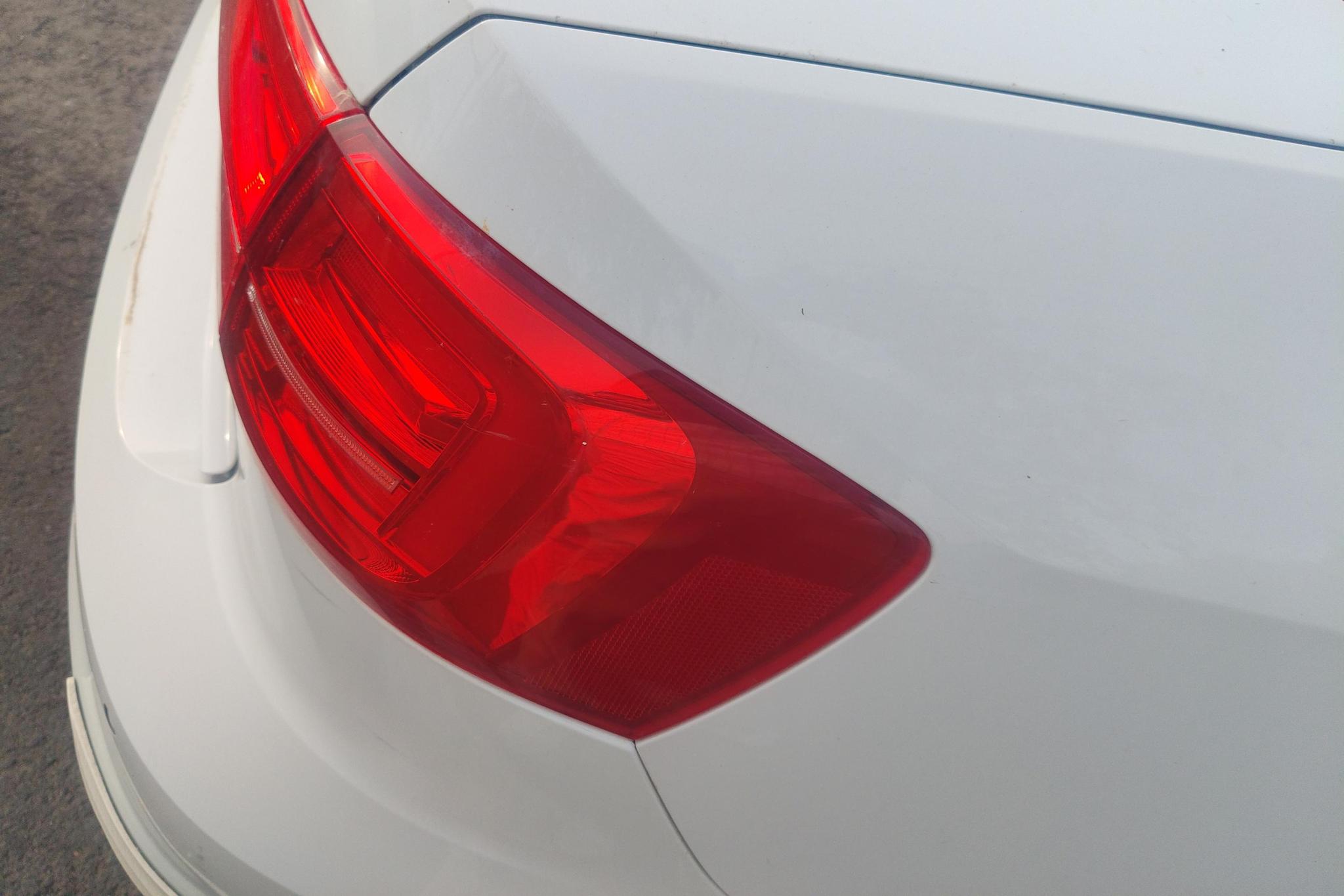 Volkswagen Sagitar 2015 1.6L AT Comfort