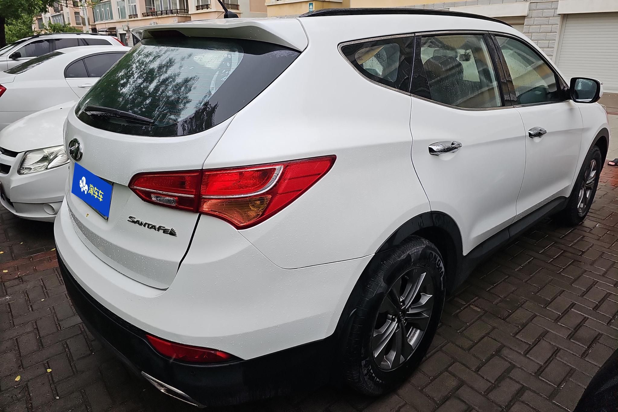 Hyundai Santa Fe 2013 2.4L AT