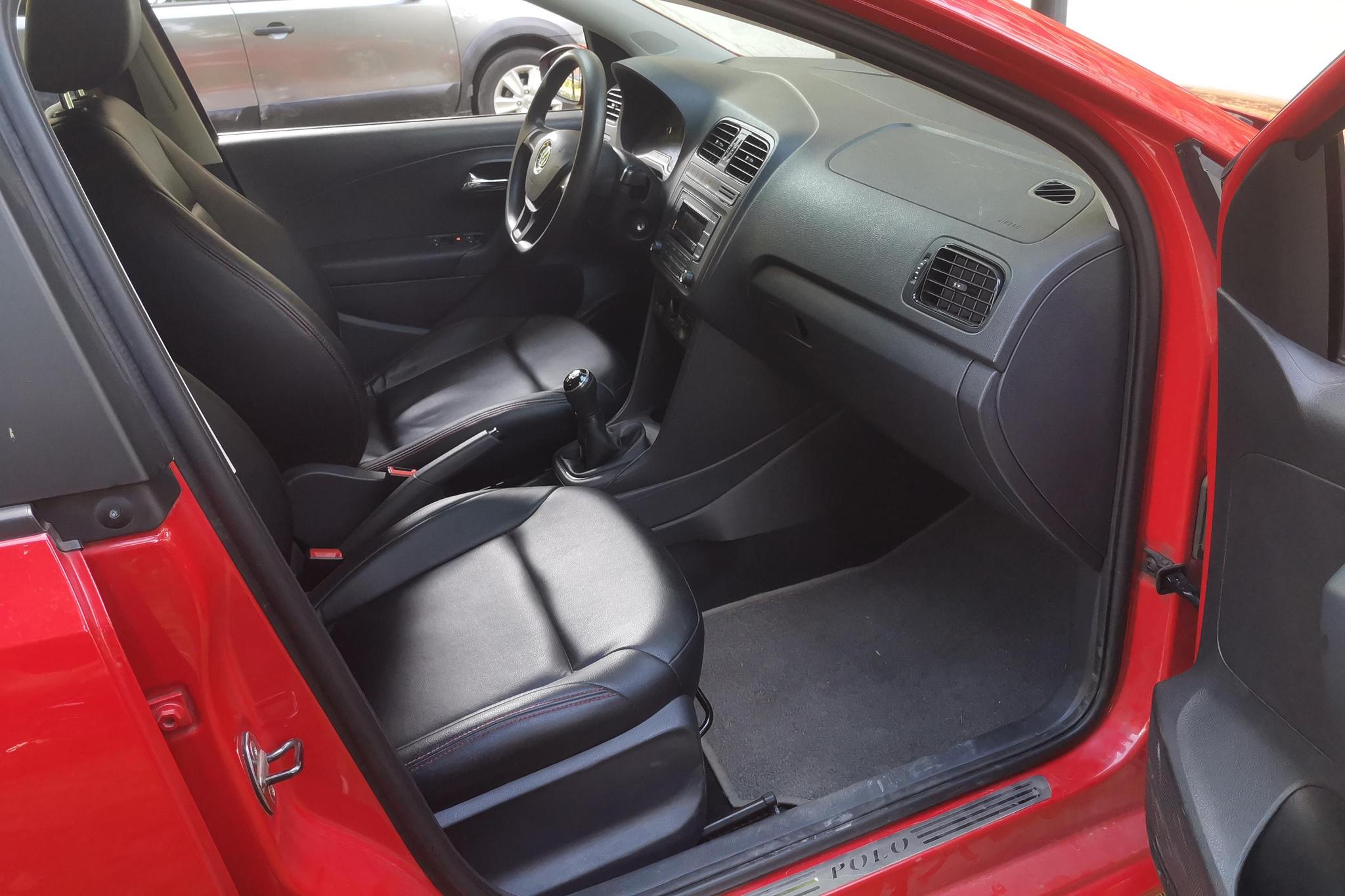 Volkswagen Polo 2014 1.4L MT