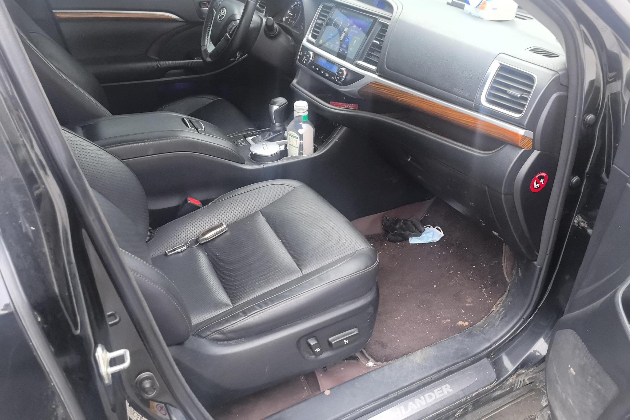 Toyota Highlander 2018 2.0T Luxury 7 мест V