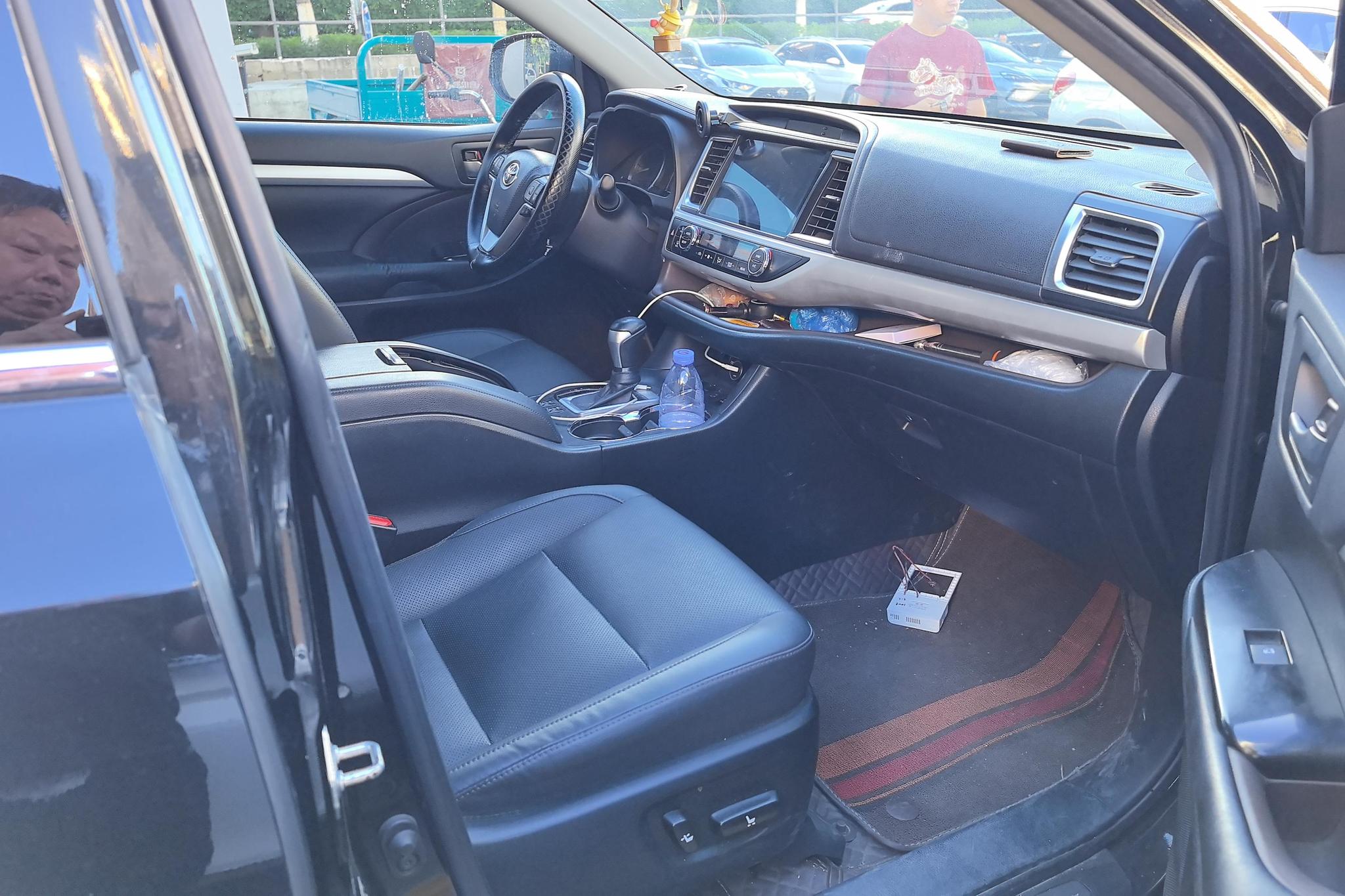 Toyota Highlander 2018 2.0T Luxury 7 мест VI