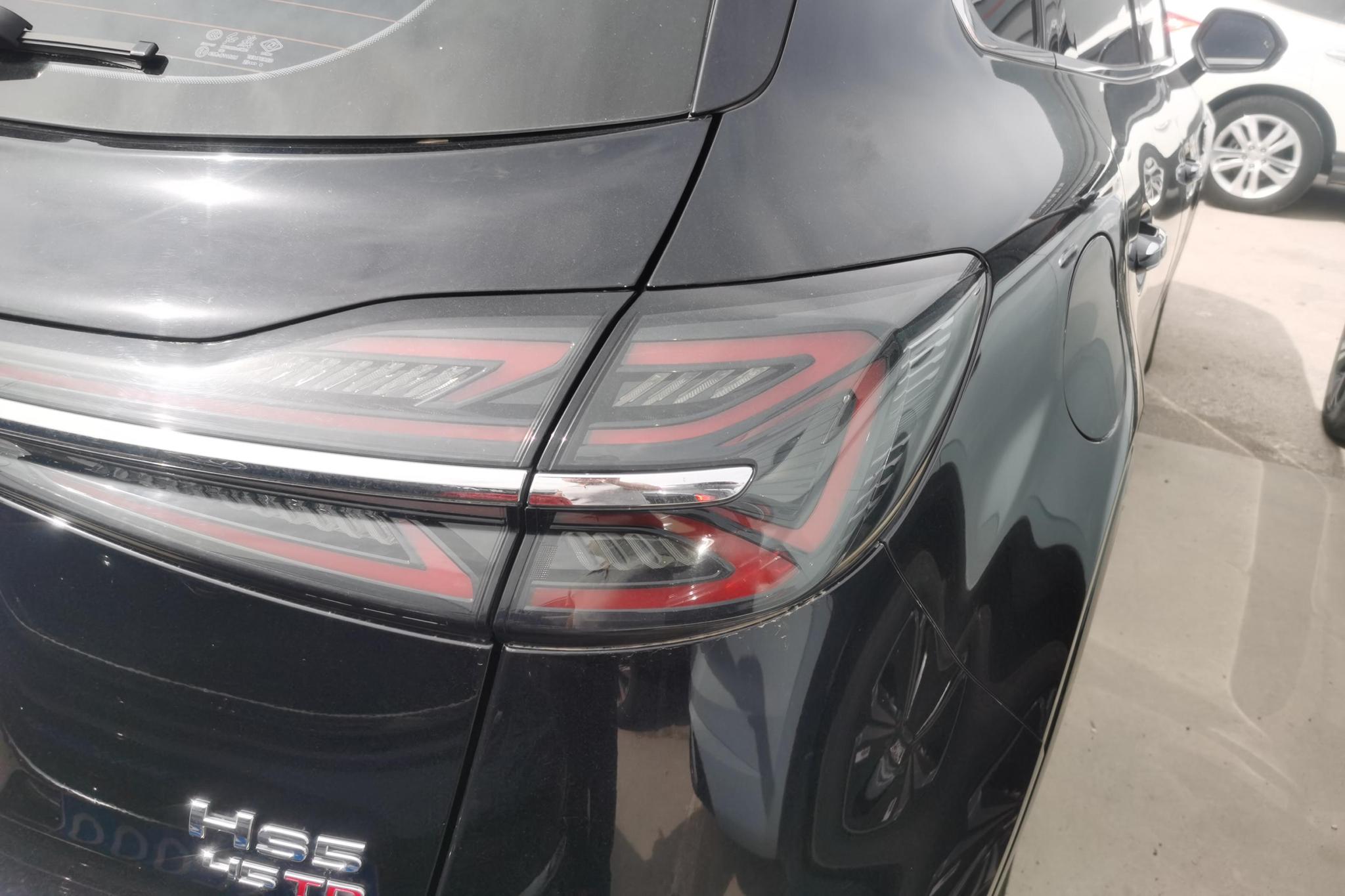 Hongqi HS5 2023 2.0T Pro
