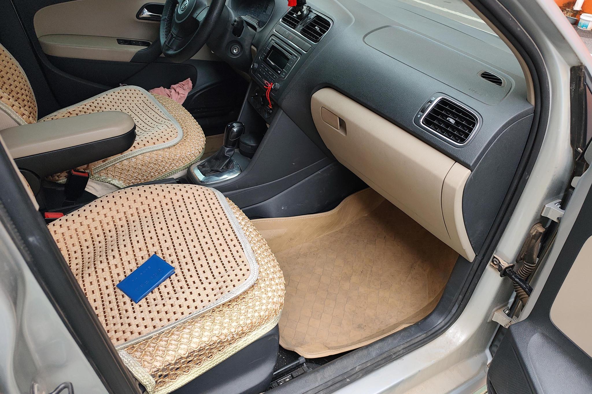 Volkswagen Polo 2013 1.4L AT Comfort