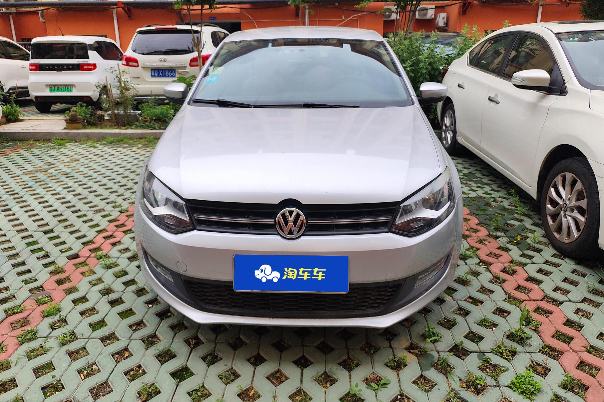 Volkswagen Polo 2013 1.4L AT Comfort