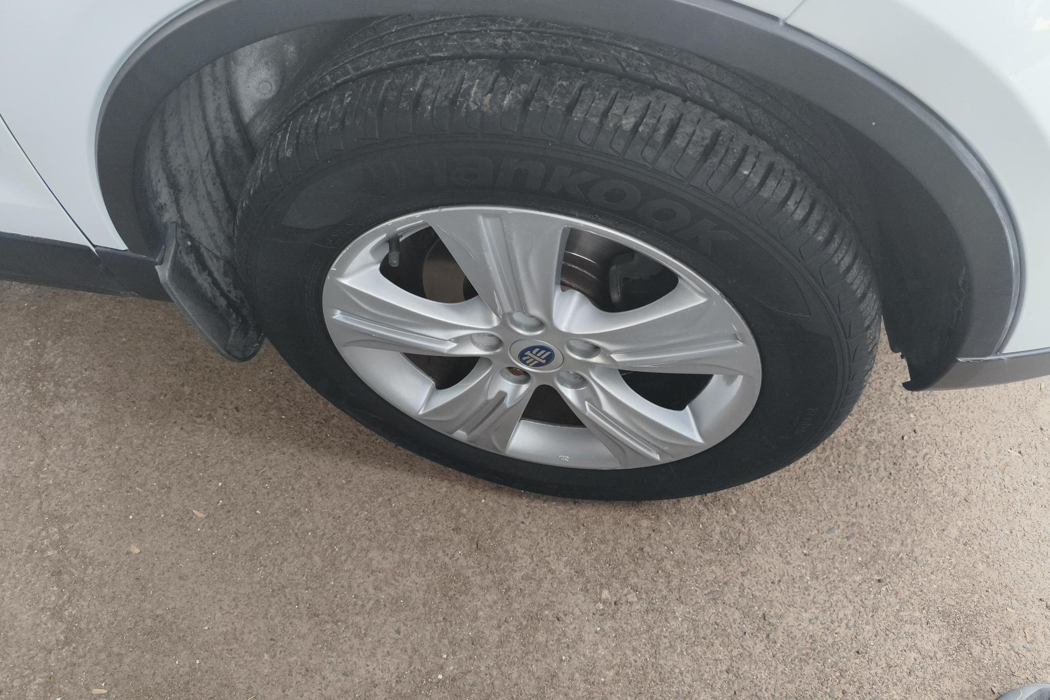Bestune X80 2015 2.0L AT Luxury