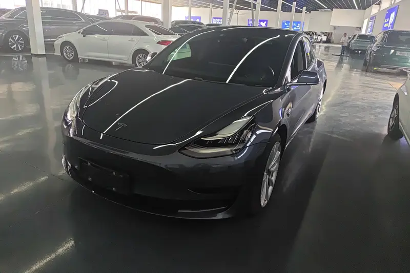 Tesla Model 3 RWD