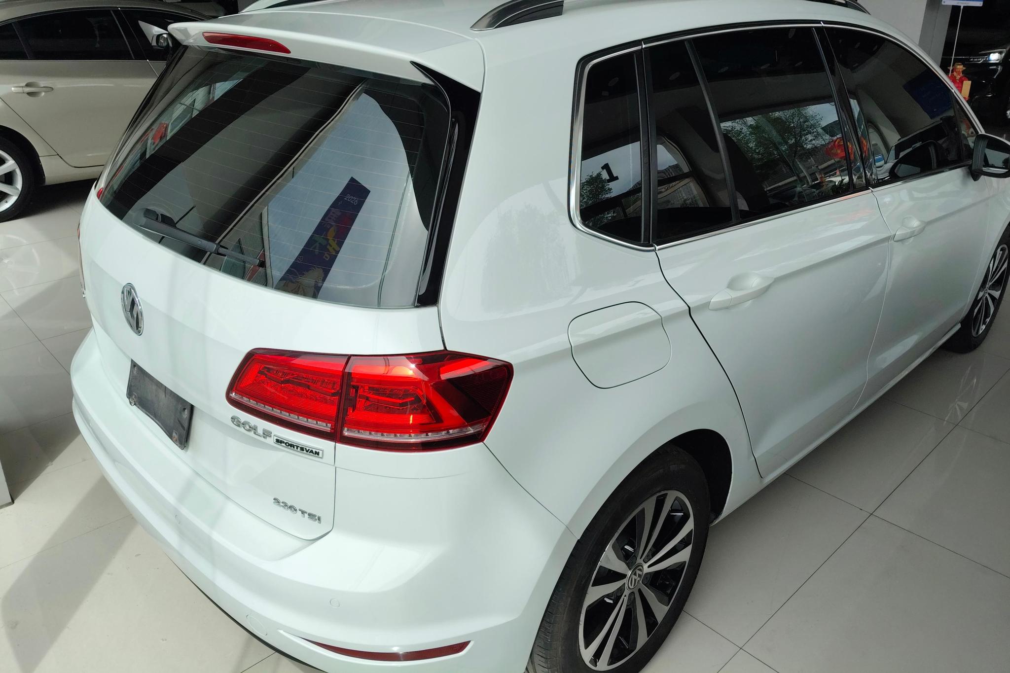 Volkswagen Golf · 2018 230TSI AT