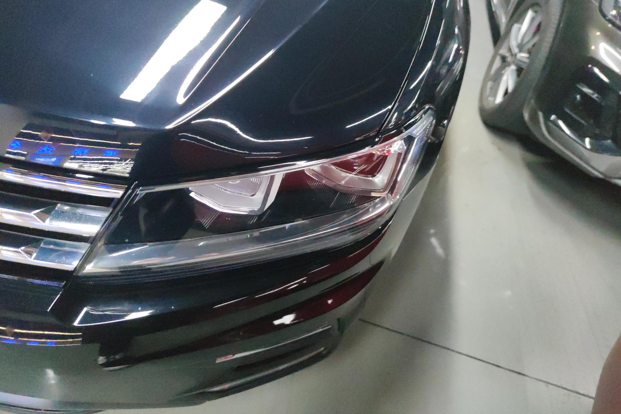 Volkswagen Tiguan L L 2020 330TSI AT Comfort V