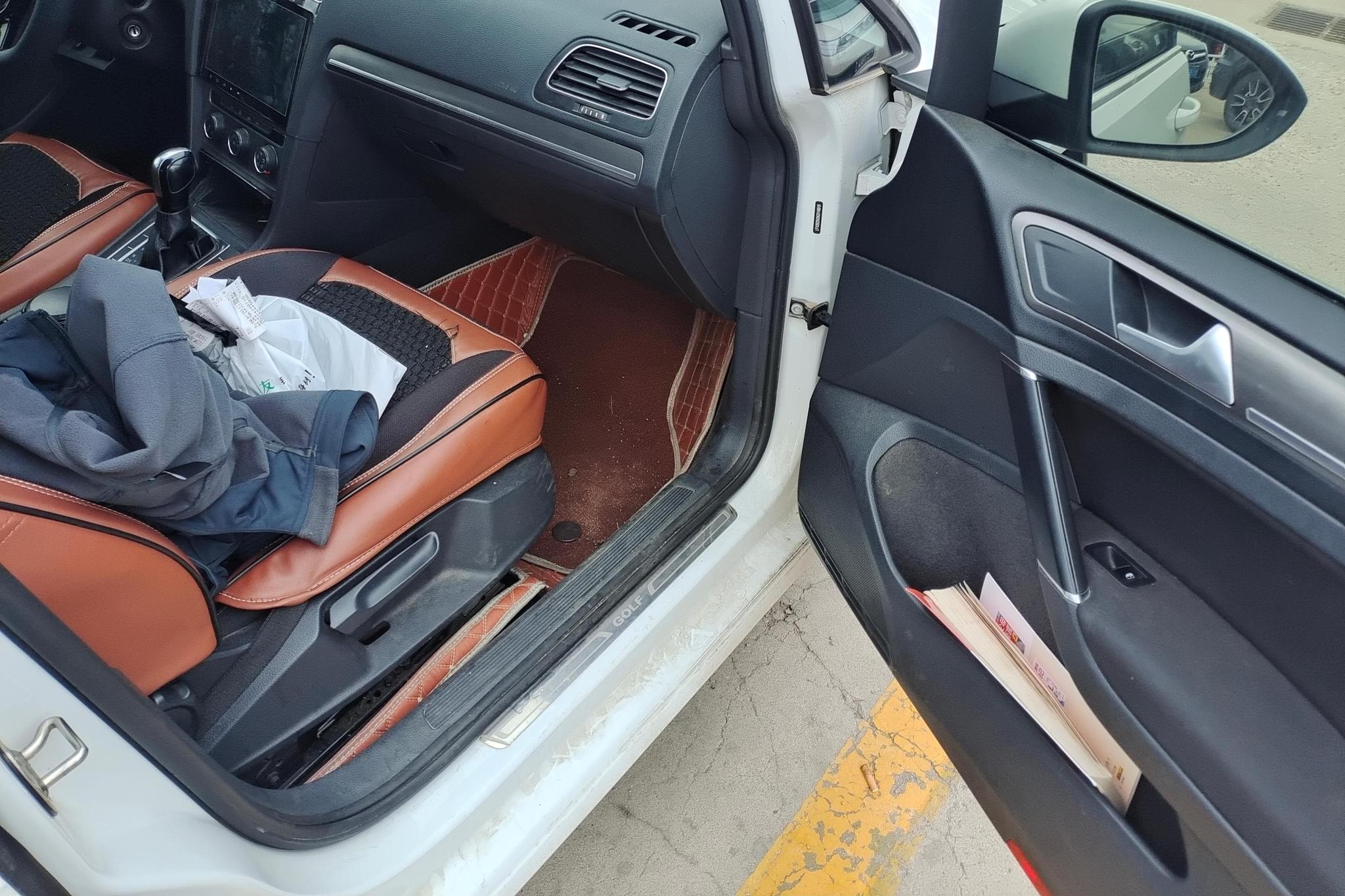 Volkswagen Golf 2016 1.6L AT Comfort