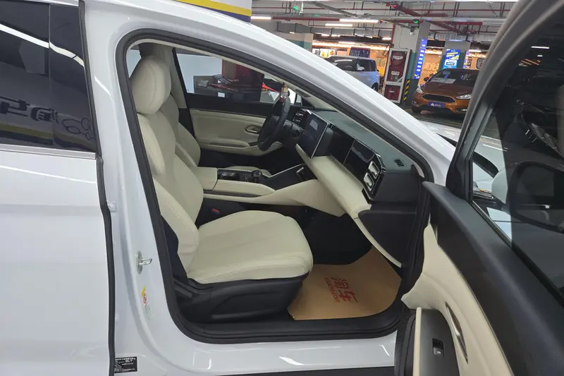 BYD Qin L — фото 12