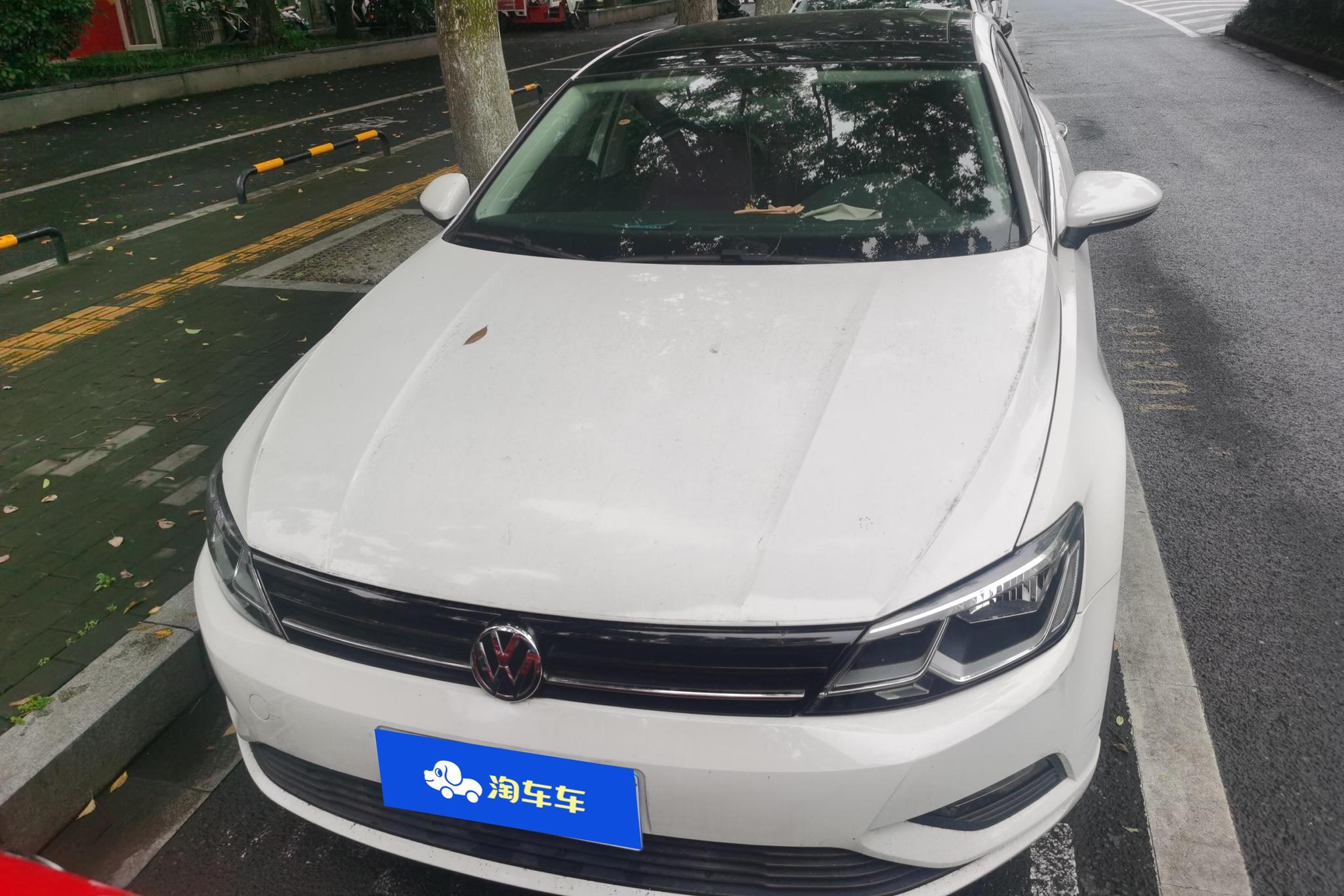 Volkswagen Lamando 2017 230TSI DSG