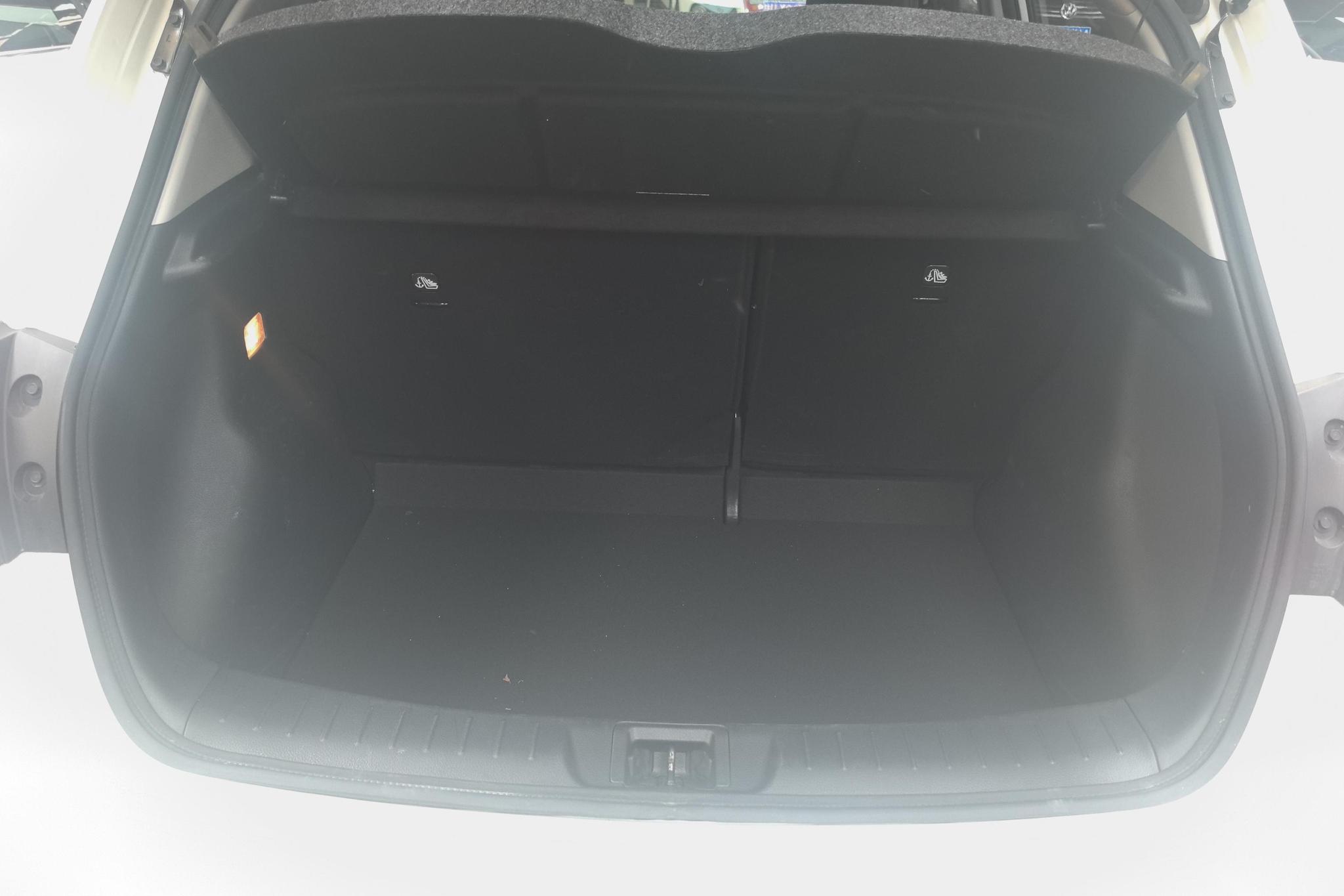 Nissan TIIDA id 4437686 из Китая 8