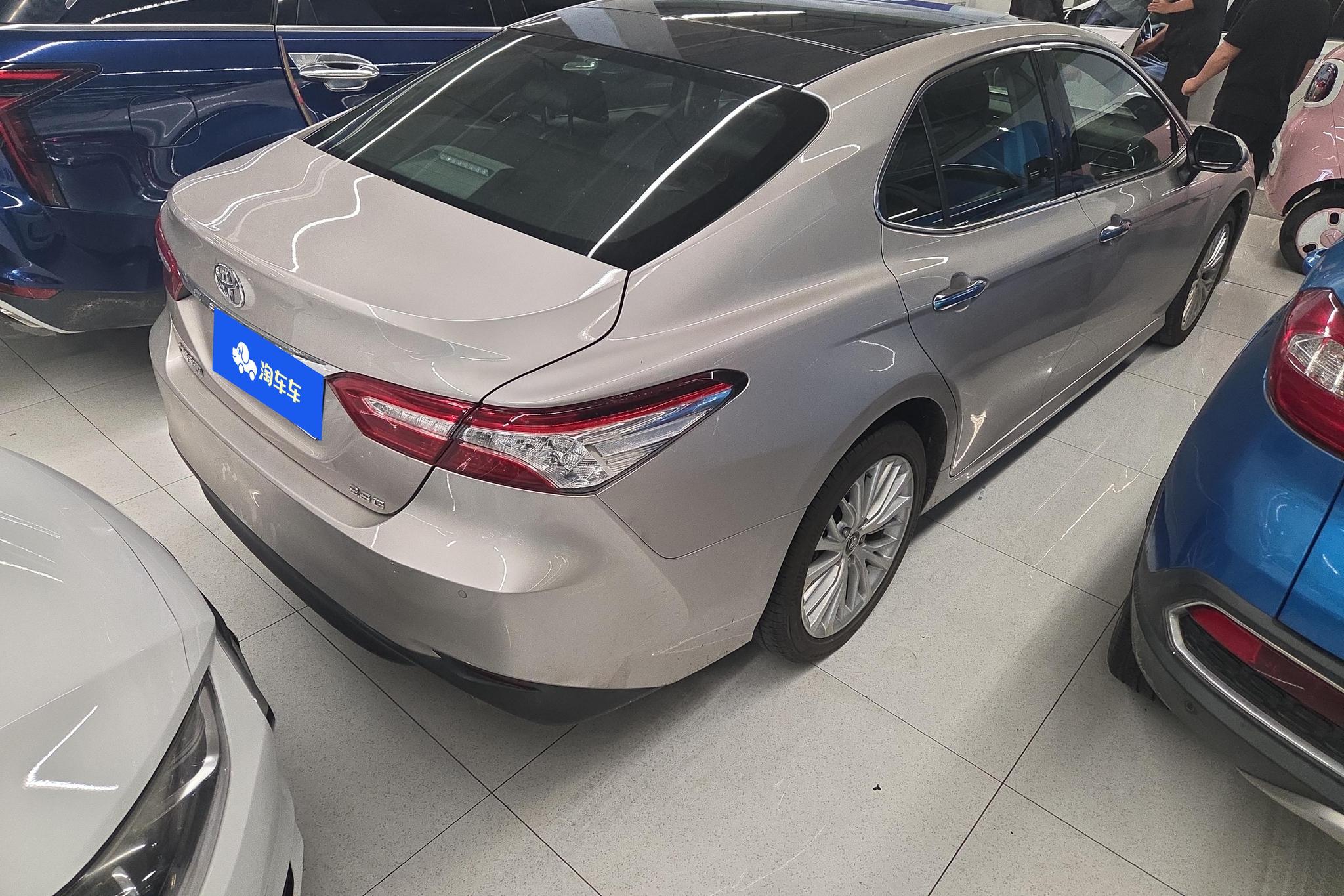 Toyota Camry 2020 Шампань из Китая