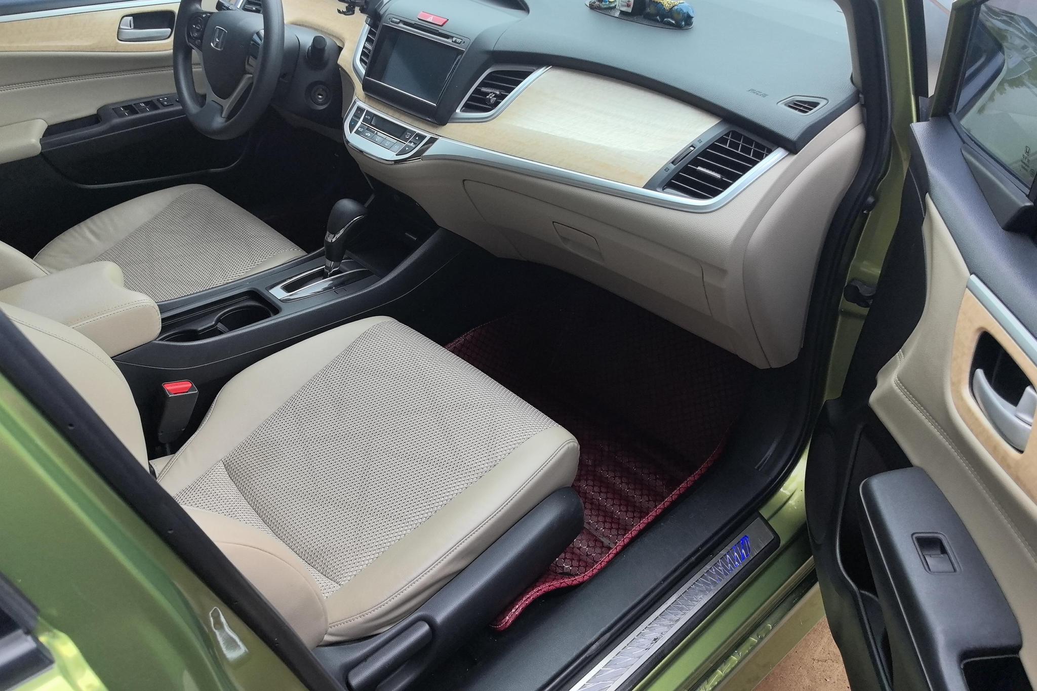 Honda Jade 2013 1.8L AT Comfort 5 мест