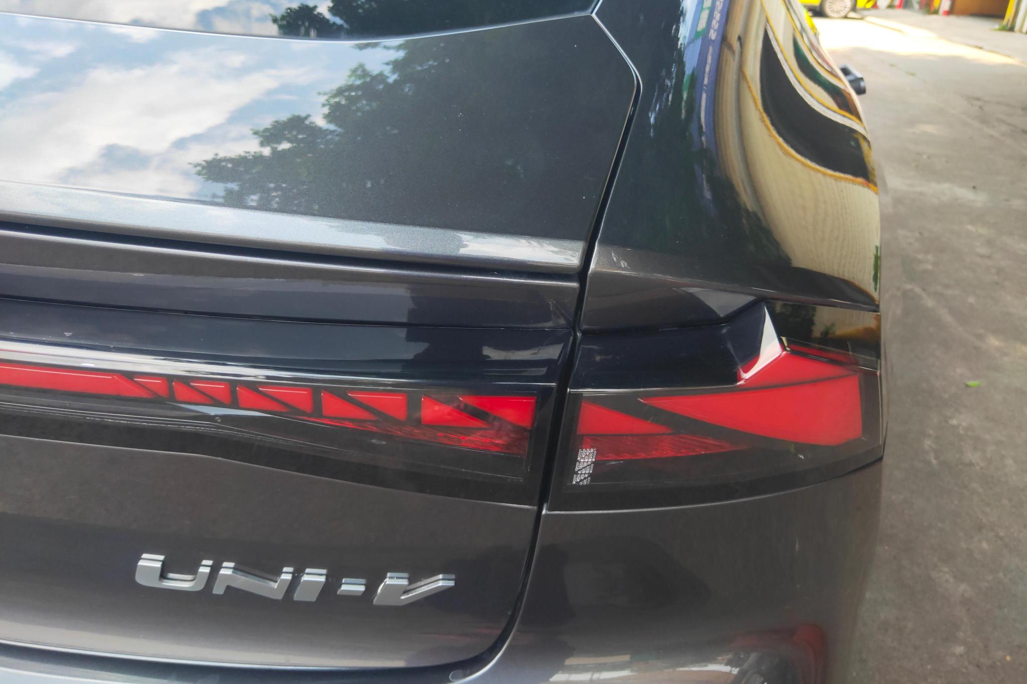 Changan UNI-V 2022 1.5T Luxury