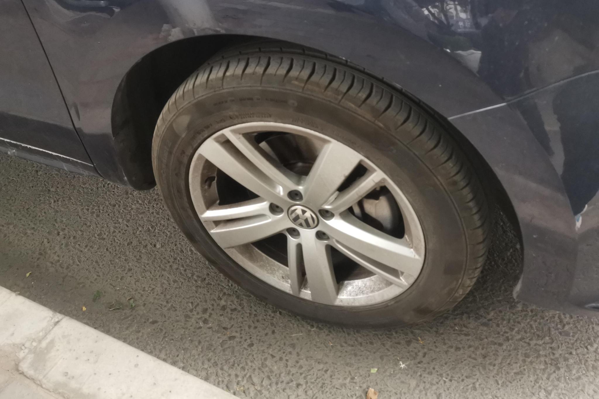 Volkswagen Xia 2016 380TSI 7 мест
