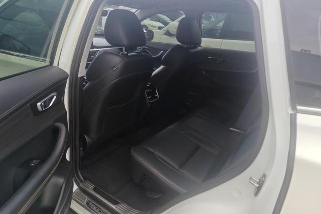 Chery Tiggo 8 2019 1.6 TGDI AT — фото 16