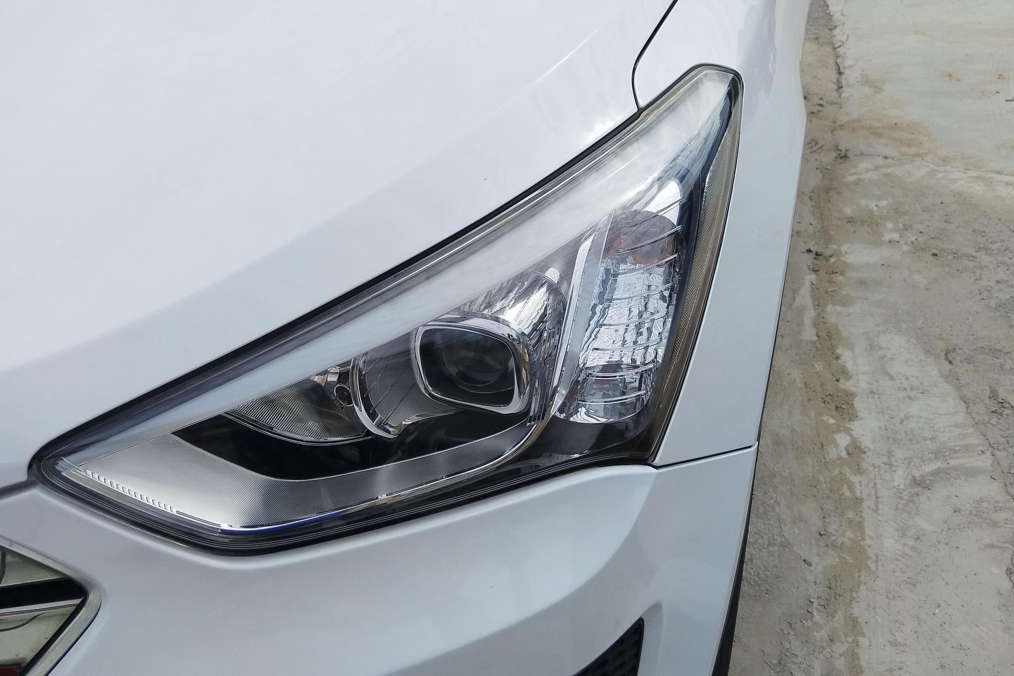 Hyundai Santa Fe 2015 2.0T AT 5 мест