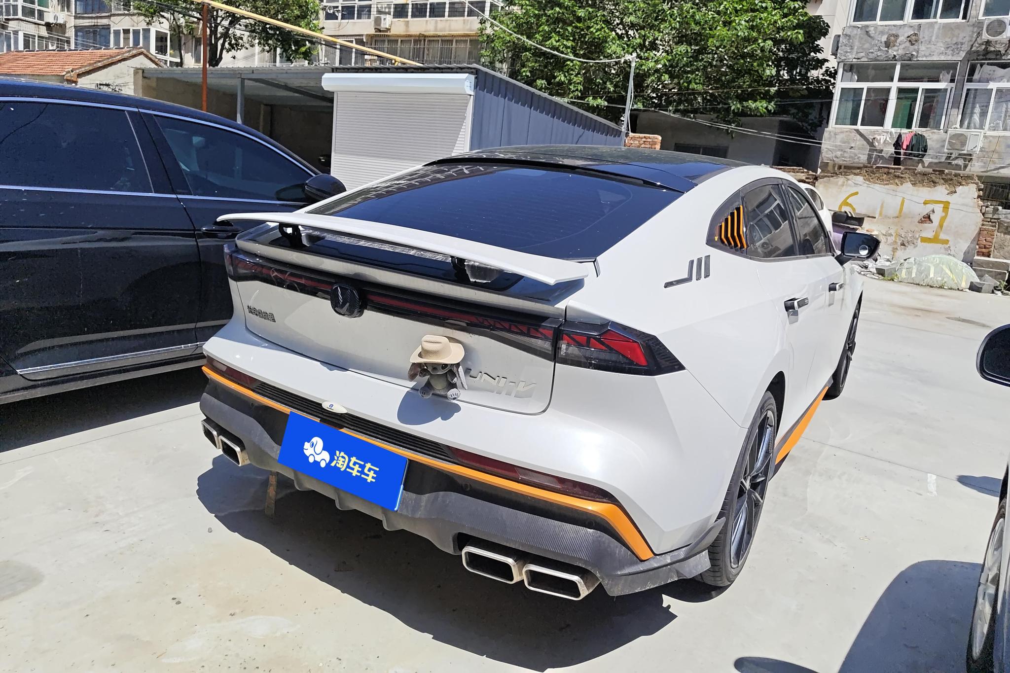Changan UNI-V 2025 1.5T 500Bar Luxury Sport