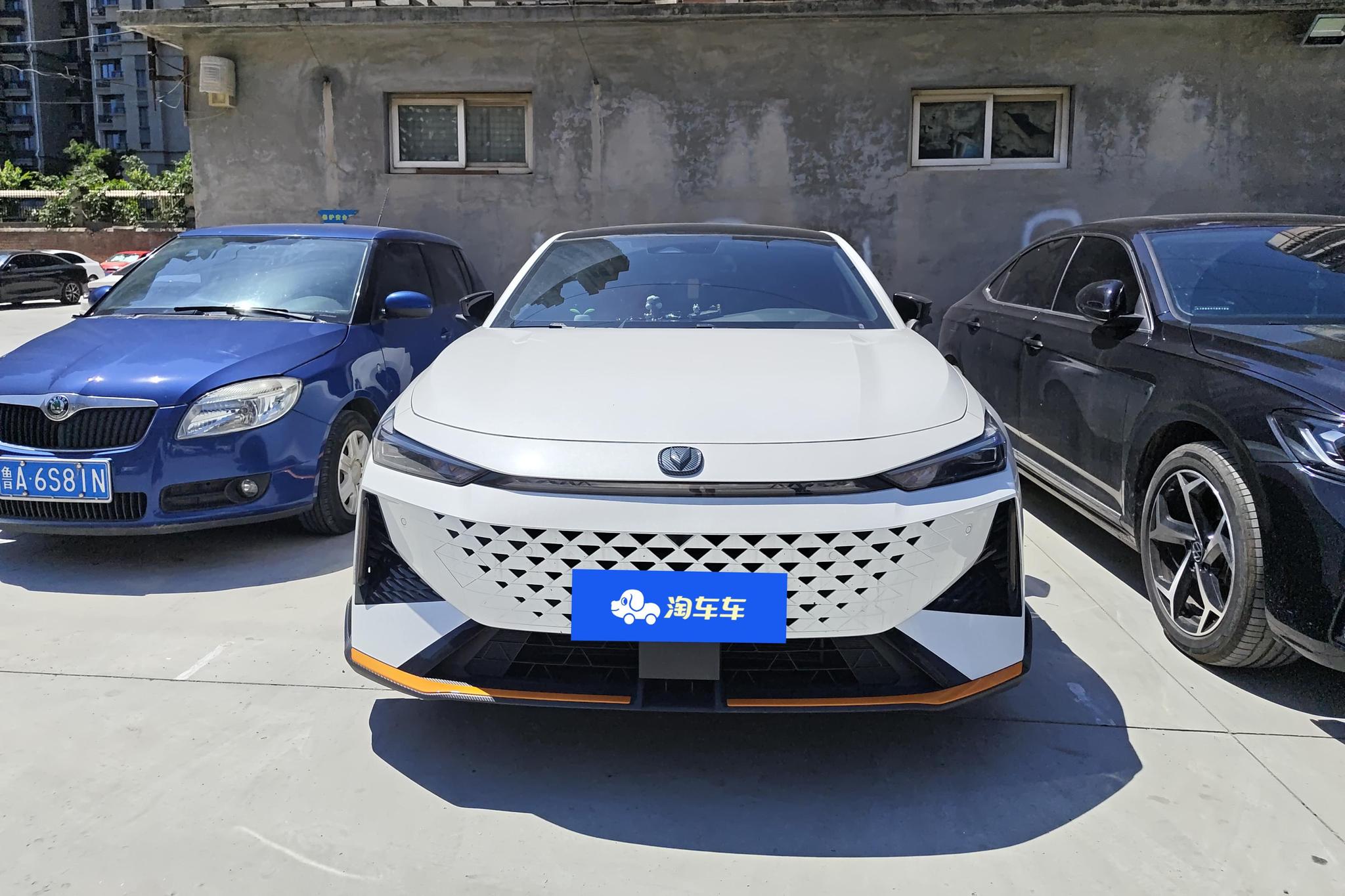Changan UNI-V 2025 1.5T 500Bar Luxury Sport