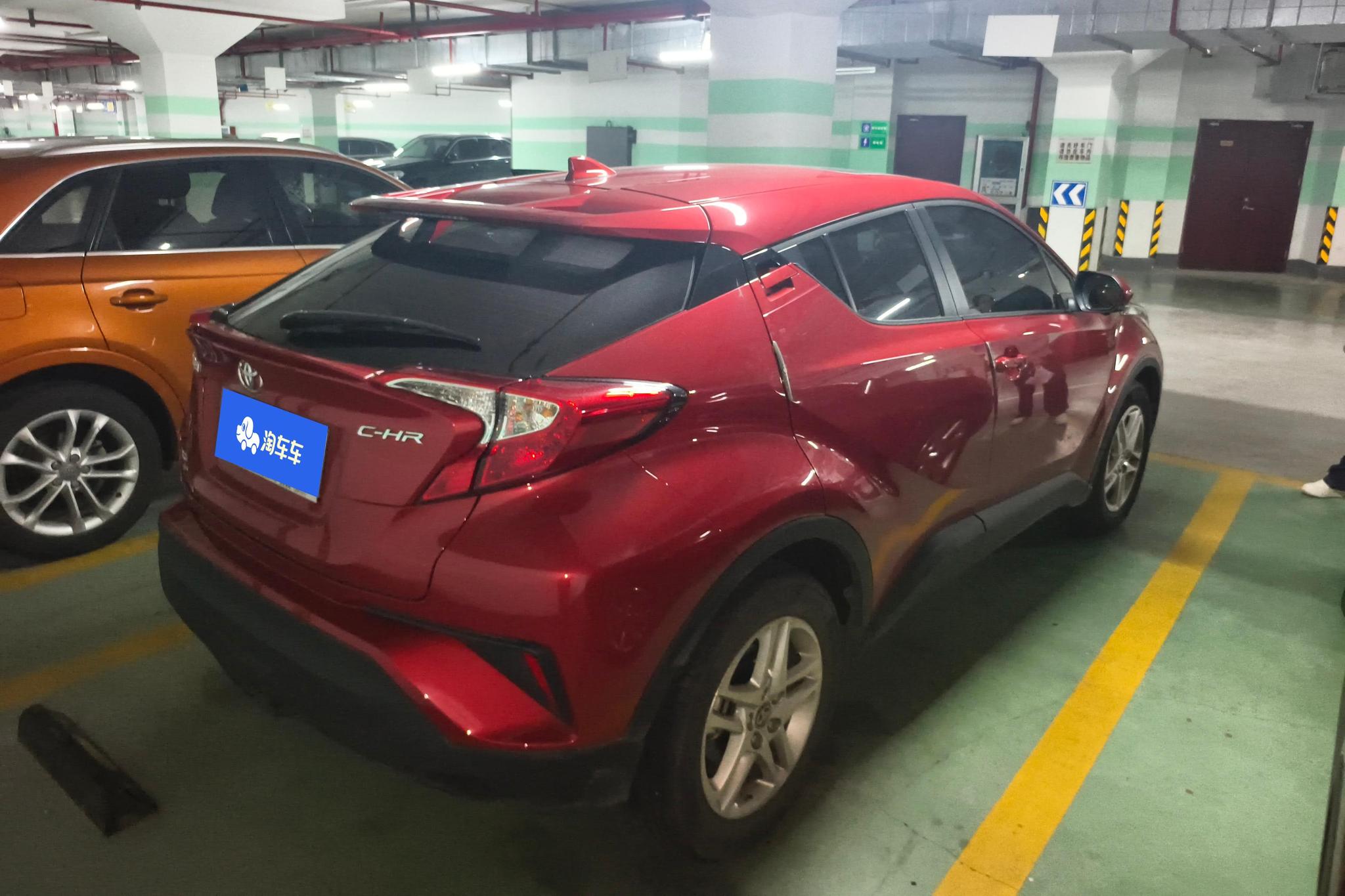 Toyota C-HR 2021 Красный из Китая, фото 3