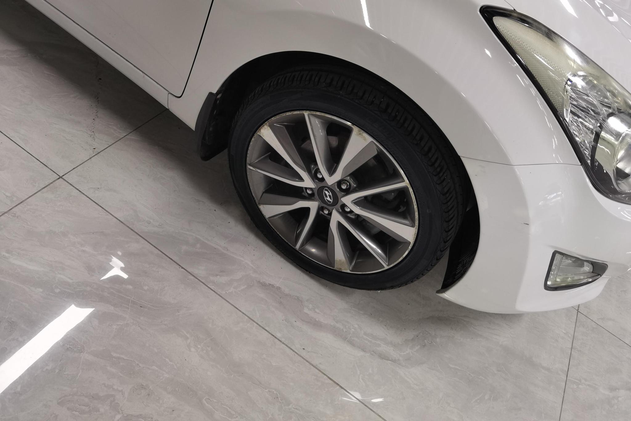 Hyundai Elantra 2015 1.6L AT Lead
