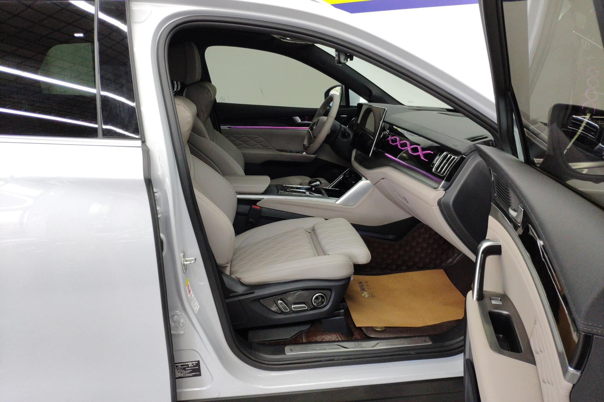 BYD Tang DM 2024 DM-p 215KM Flagship