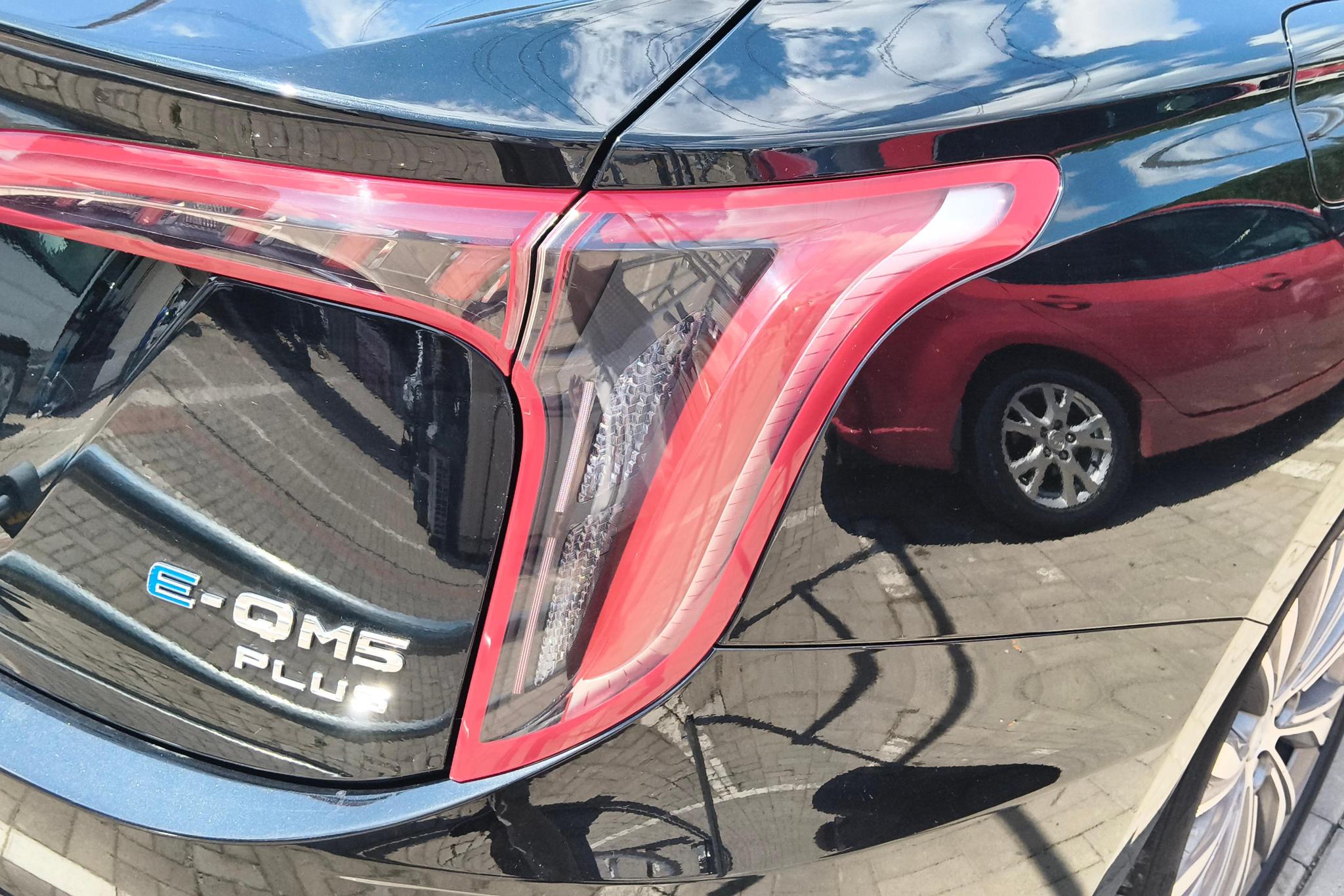 Hongqi E-QM5 2023 620KM PLUS