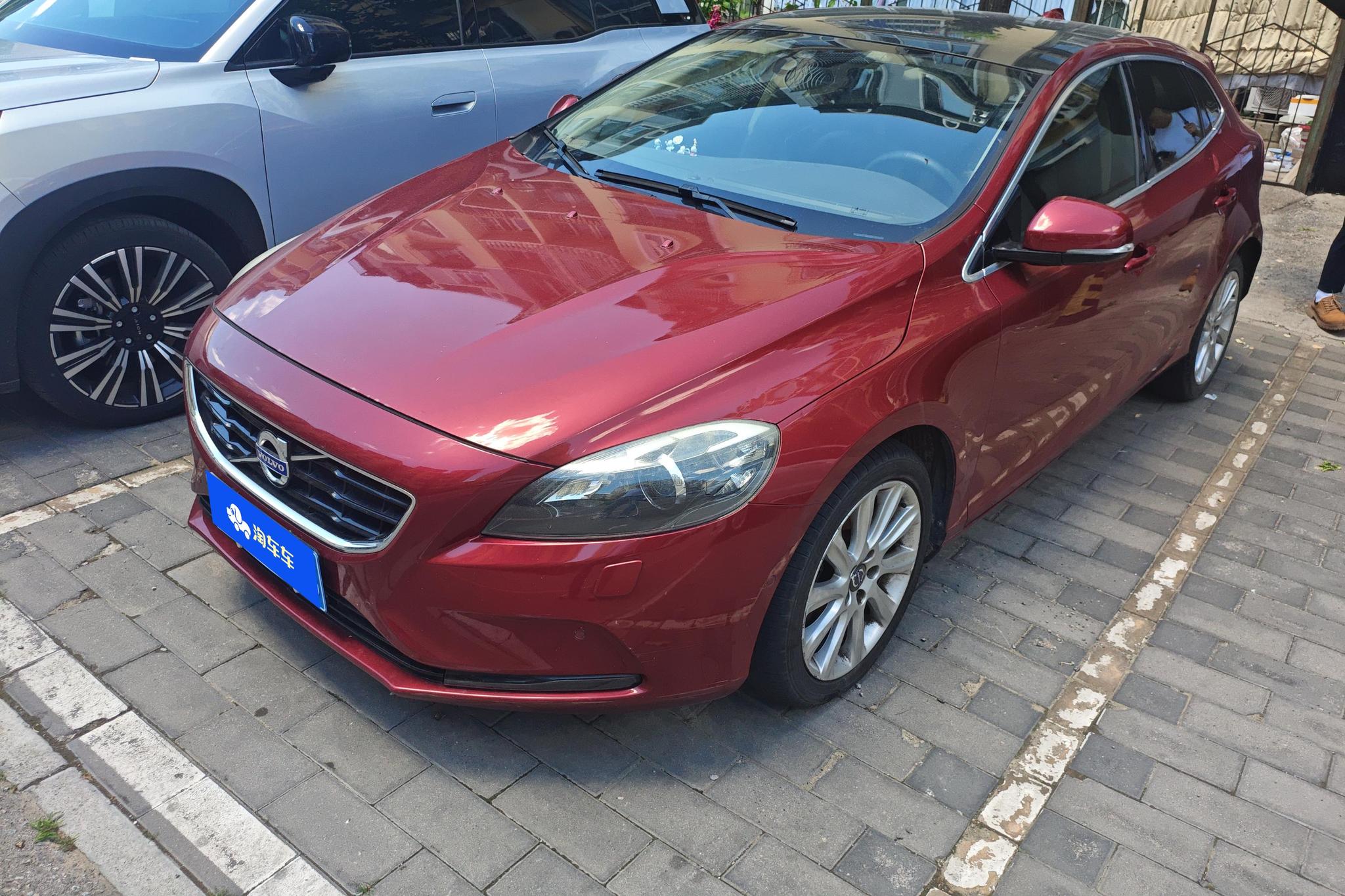Volvo V40