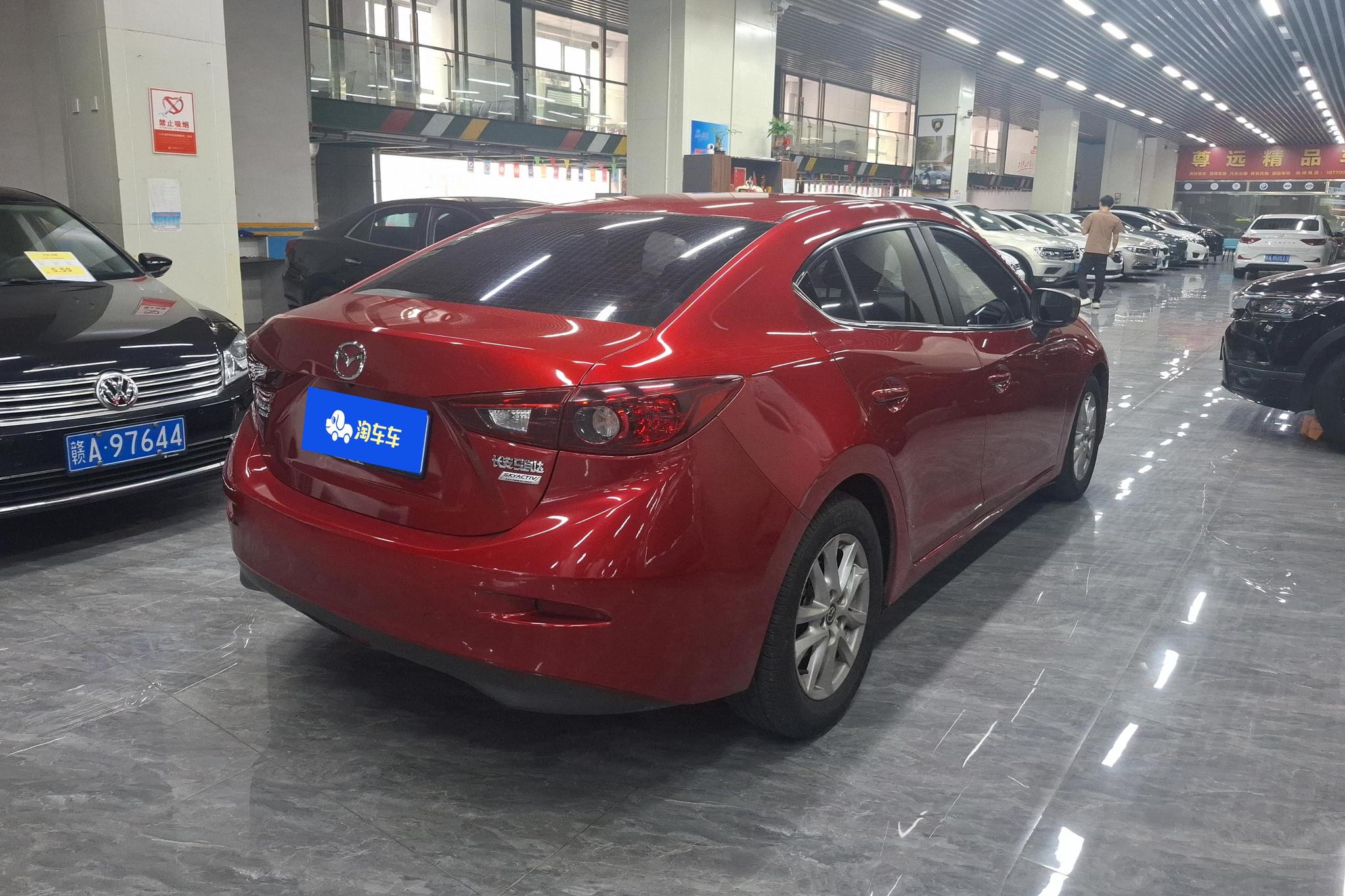 Mazda Mazda3 3 2016 1.5L AT Luxury