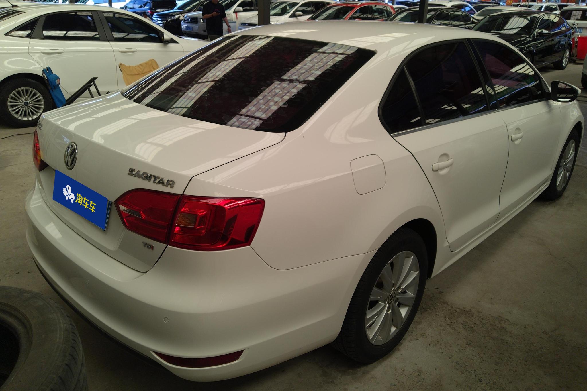 Volkswagen Sagitar 2014 1.4TSI AT Luxury