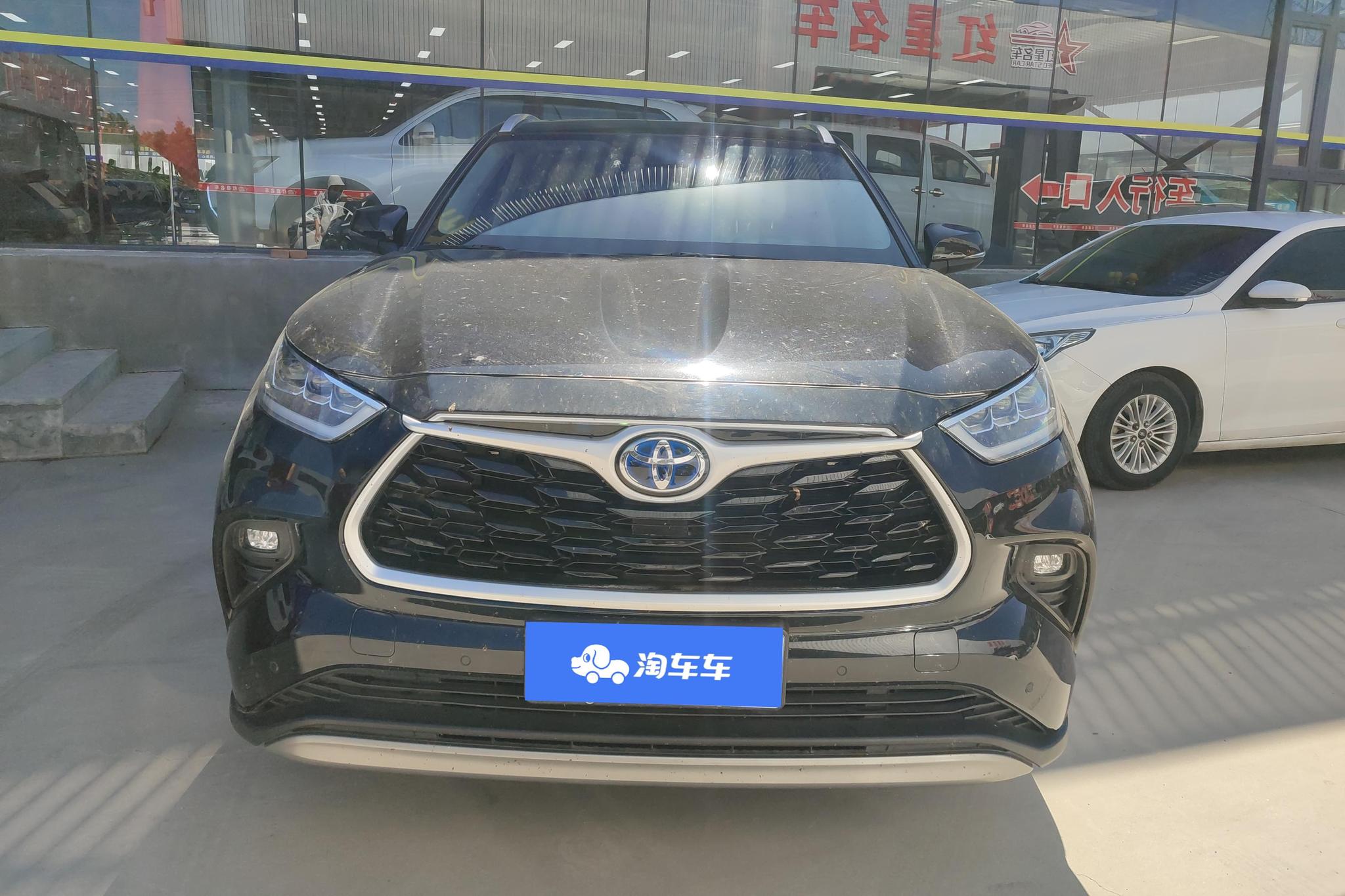 Toyota Highlander 2022 2.5L Luxury 7 мест