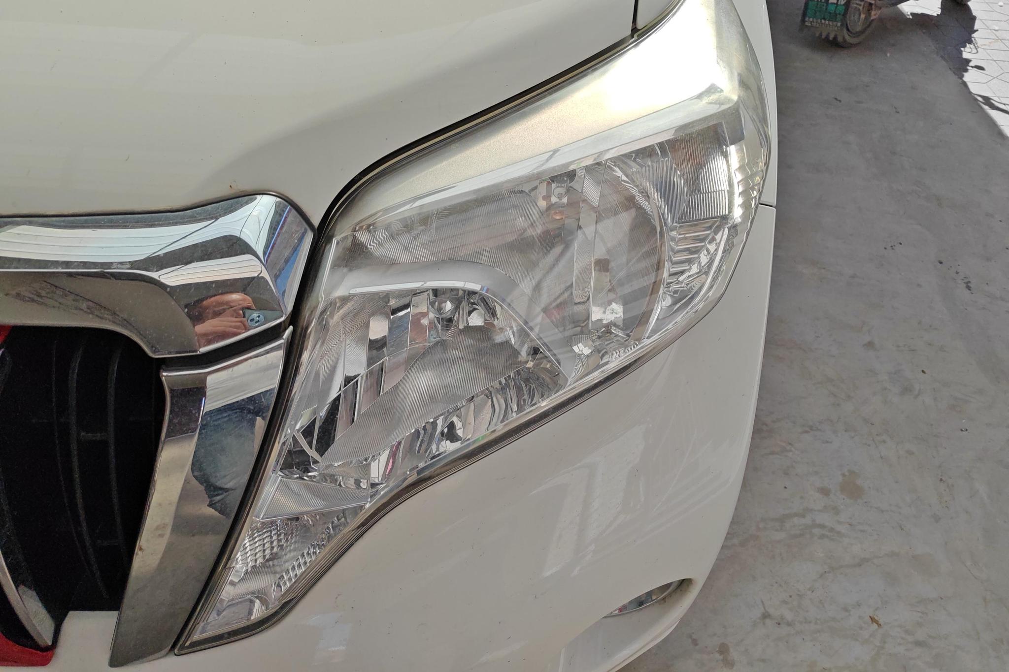 Toyota Land Cruiser Prado 2016 2.7L AT Standard