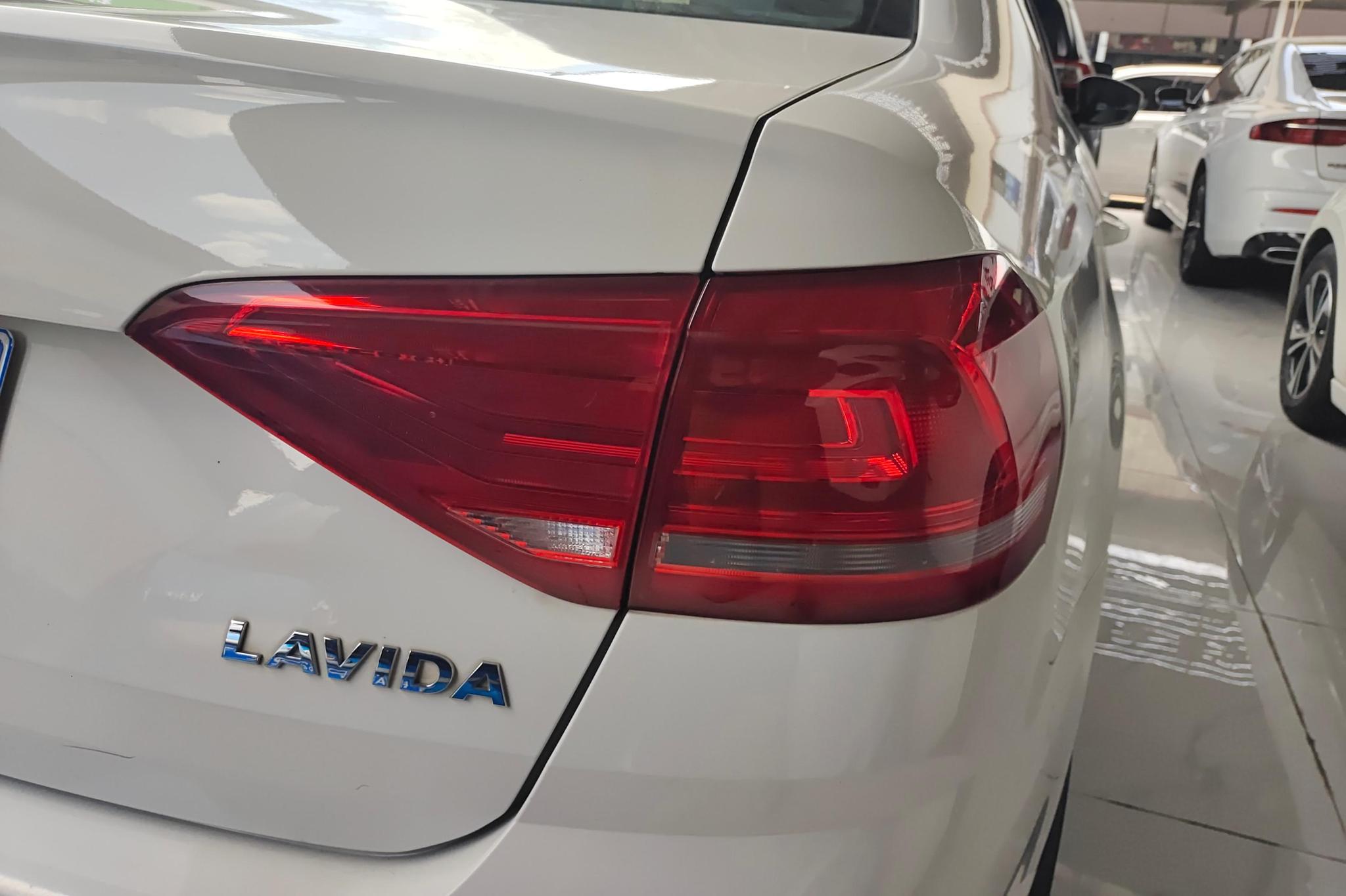 Volkswagen Lavida 2017 1.6L AT