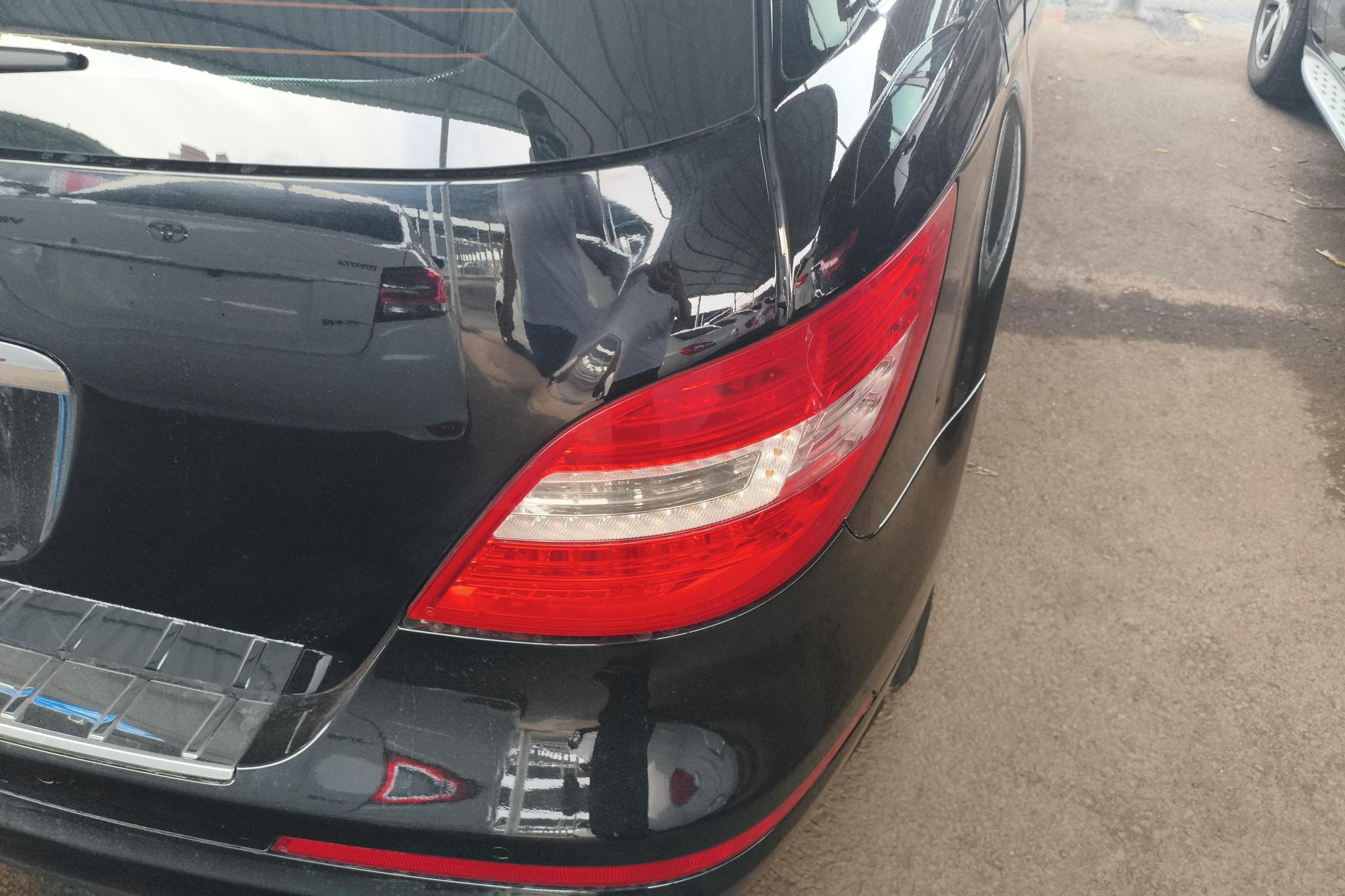 Mercedes-Benz R 2011 R 350 L 4MATIC