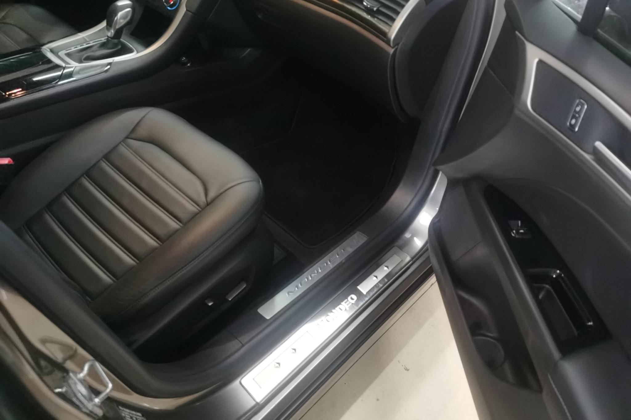 Ford Mondeo 2013 2.0L GTDi200 Luxury