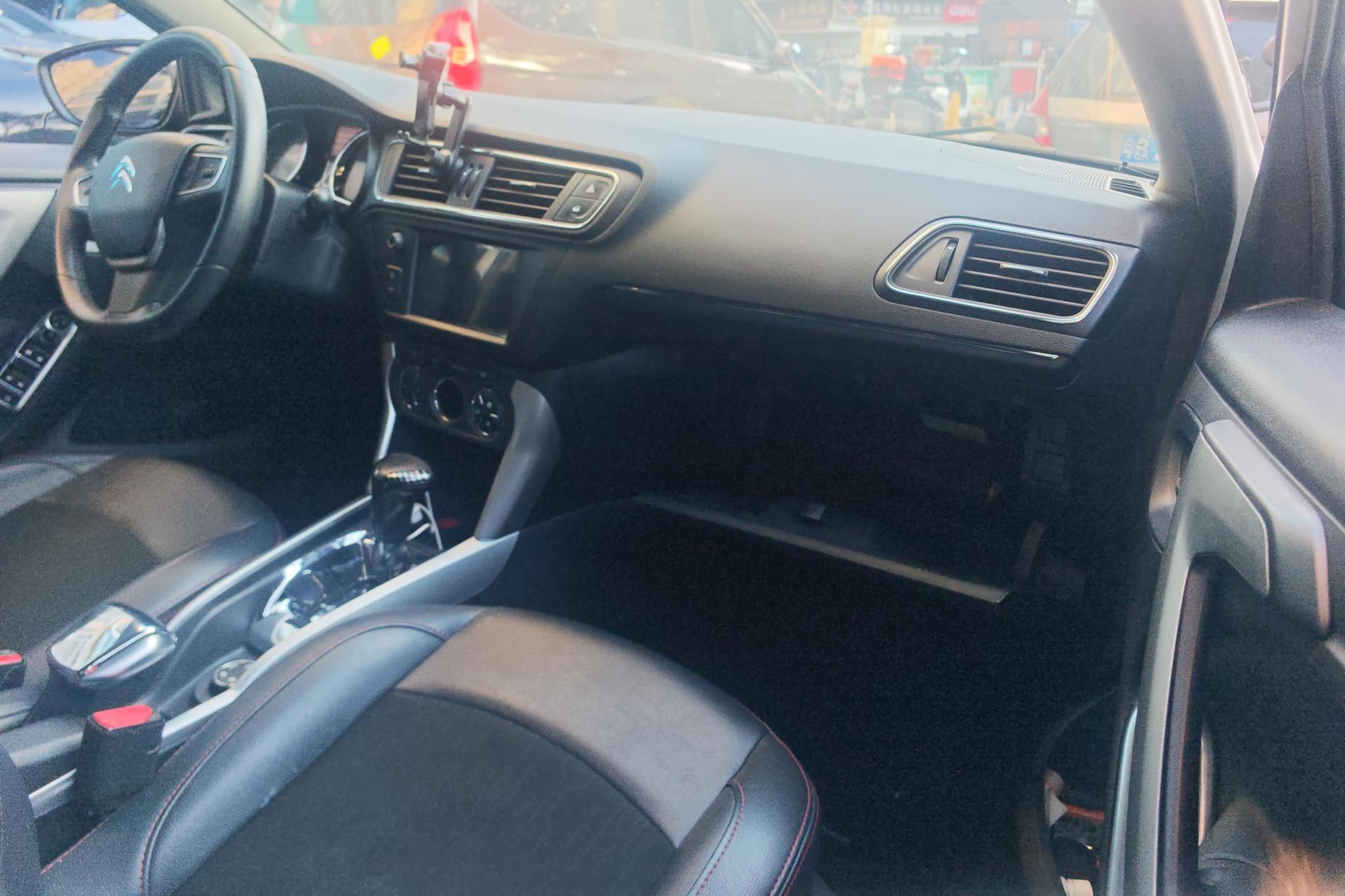 Citroen C3-XR 2015 1.6THP AT Flagship