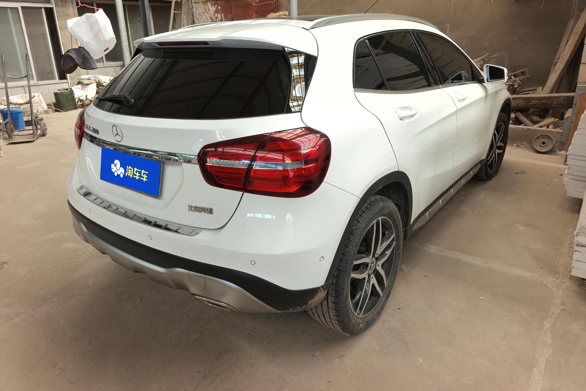 Mercedes-Benz GLA 2017 GLA 200 Fashion
