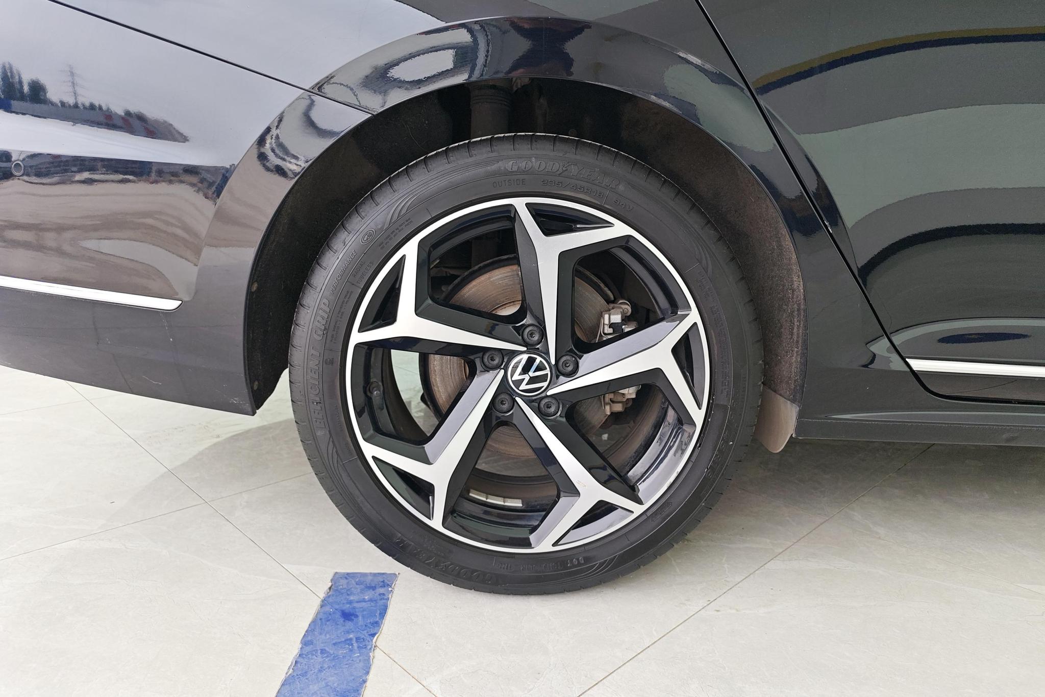 Volkswagen Passat 2023 330TSI Luxury