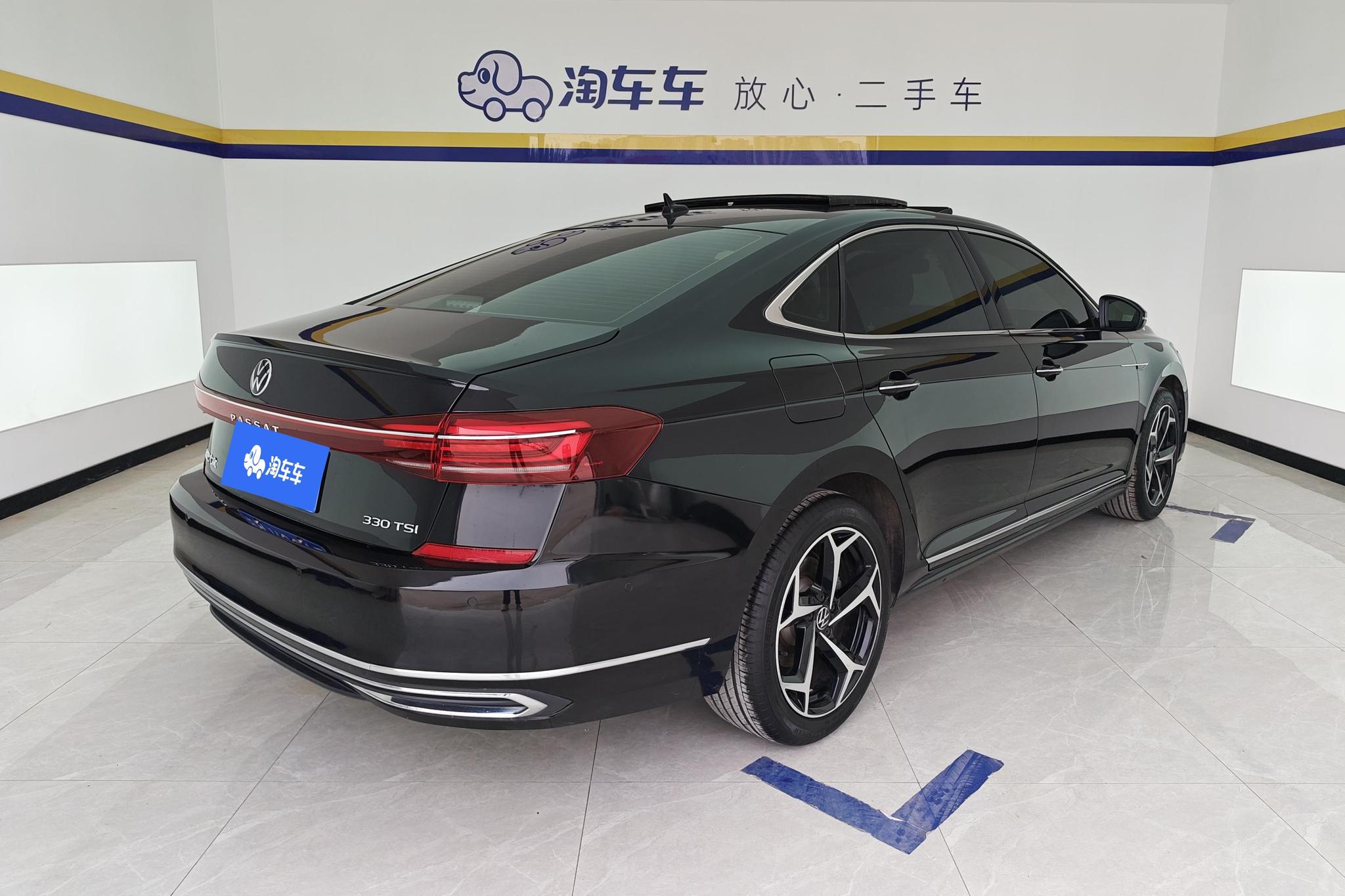 Volkswagen Passat 2023 330TSI Luxury