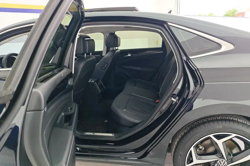 Volkswagen Passat — фото 10