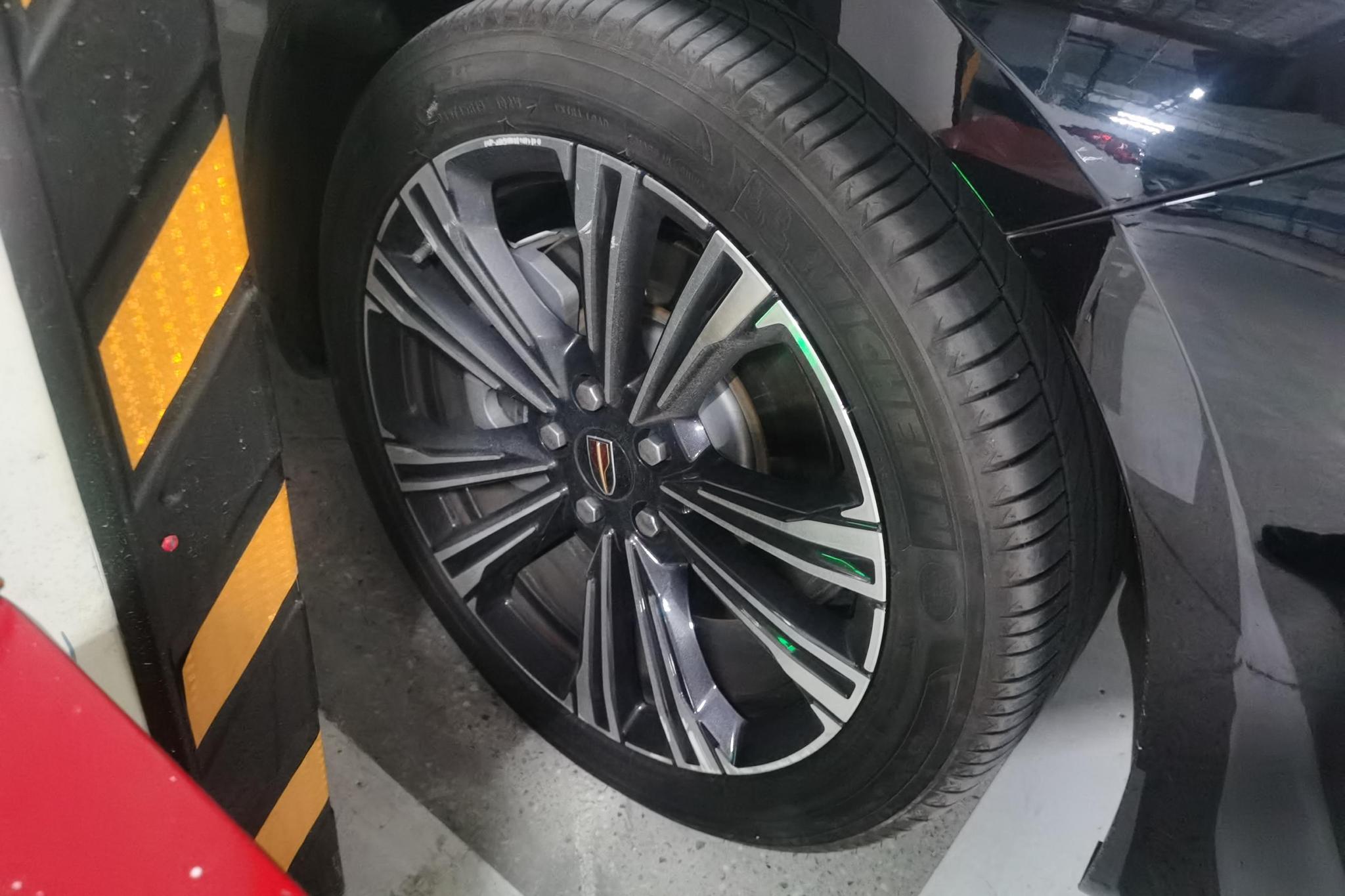 Hongqi H9 2024 2.0T