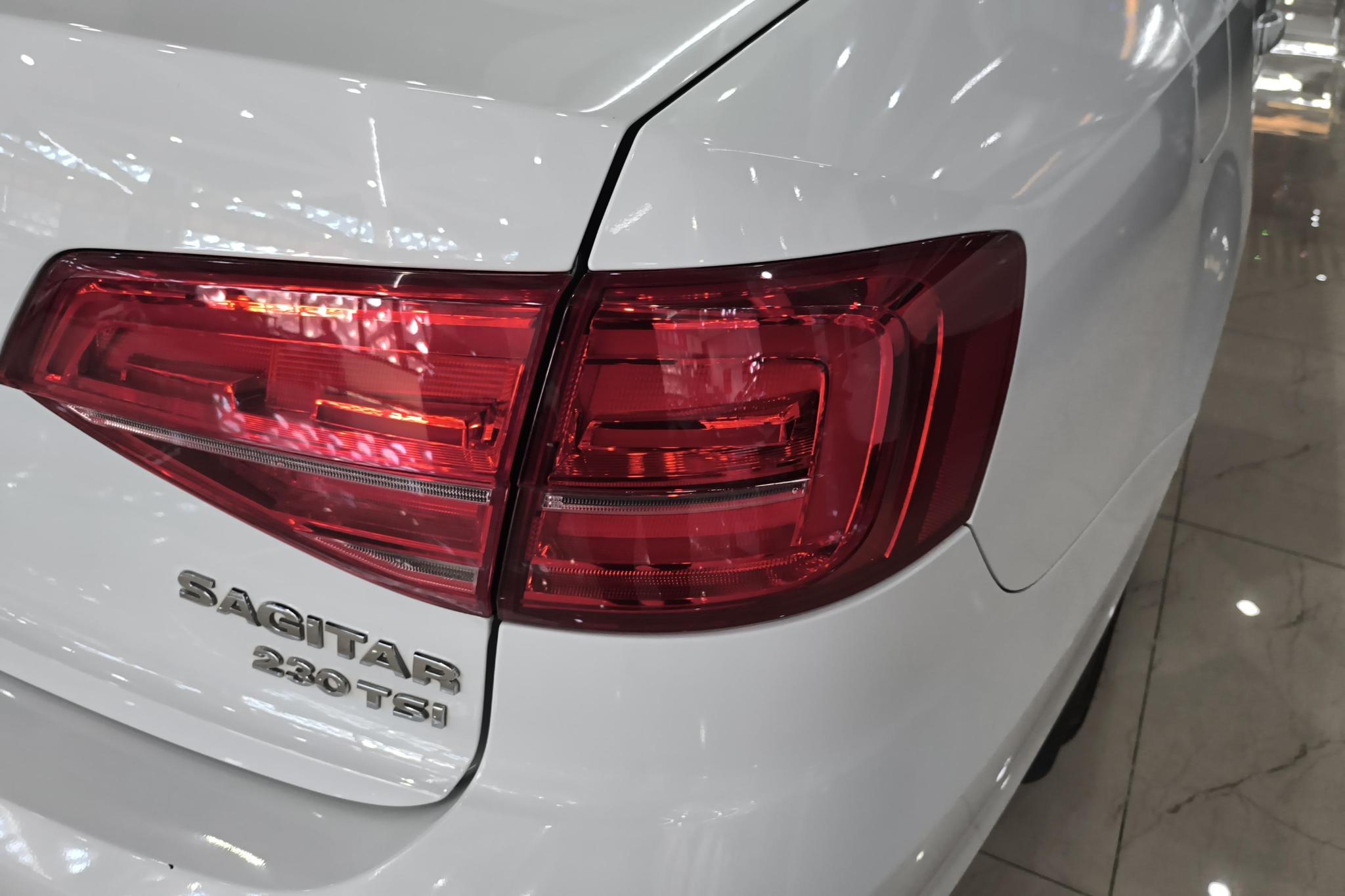 Volkswagen Sagitar 2015 230TSI AT Comfort